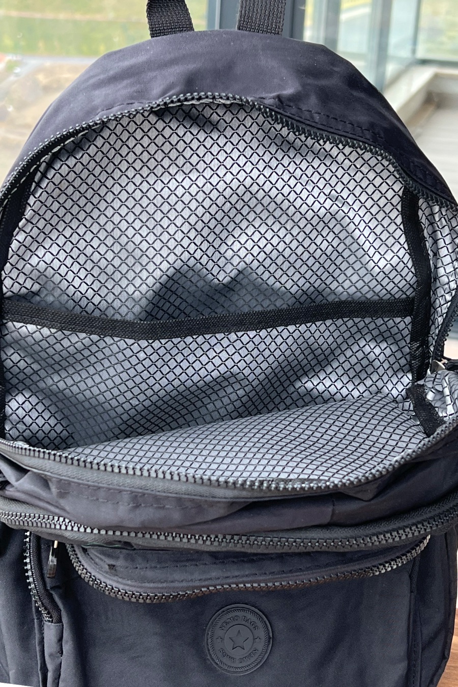 NEMO BAGS Unisex Orta Boy SİYAH Sırt Çantası Okul Çantası Laptop ve Seyahat Çantası Su Geçirmez Spor Çantası 40x30x15cm
