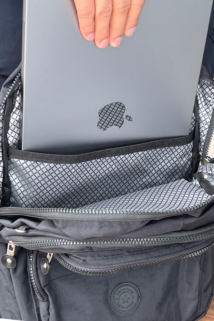 NEMO BAGS Unisex Orta Boy SİYAH Sırt Çantası Okul Çantası Laptop ve Seyahat Çantası Su Geçirmez Spor Çantası 40x30x15cm
