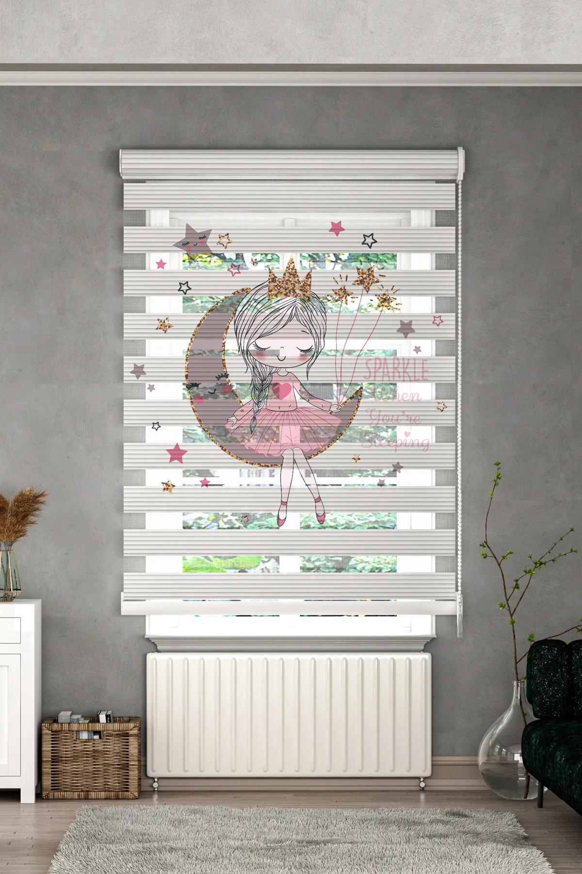 Minibabyrooms Ayda Oturan Kız