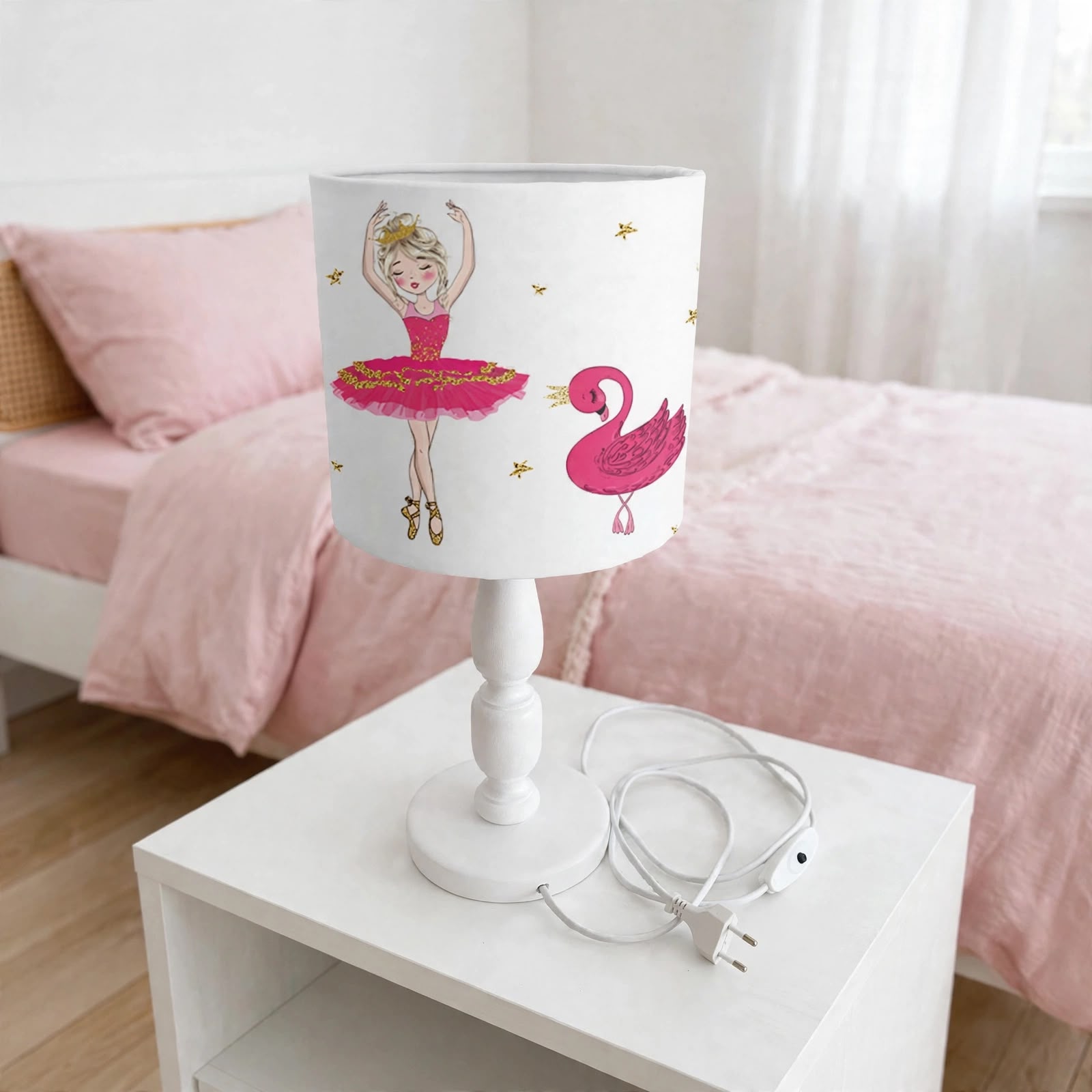 Minibabyrooms Pembe Balerin Kız ve Kuğu Desenli Ahşap Oyma Ayak Abajur