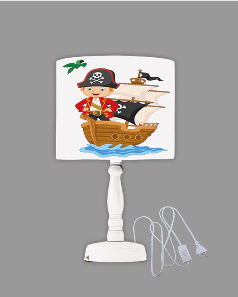Minibabyrooms Korsan Desenli Ahşap Oyma Ayak Abajur