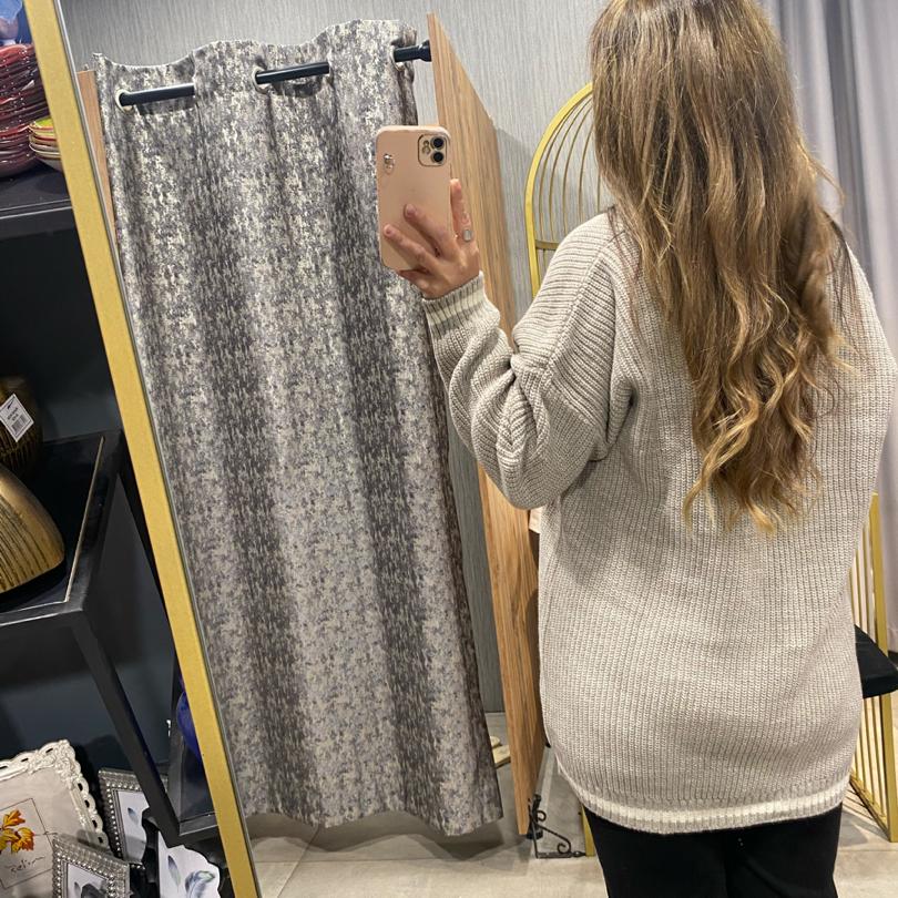 V Yaka Beyaz Şerit Detaylı Kazak