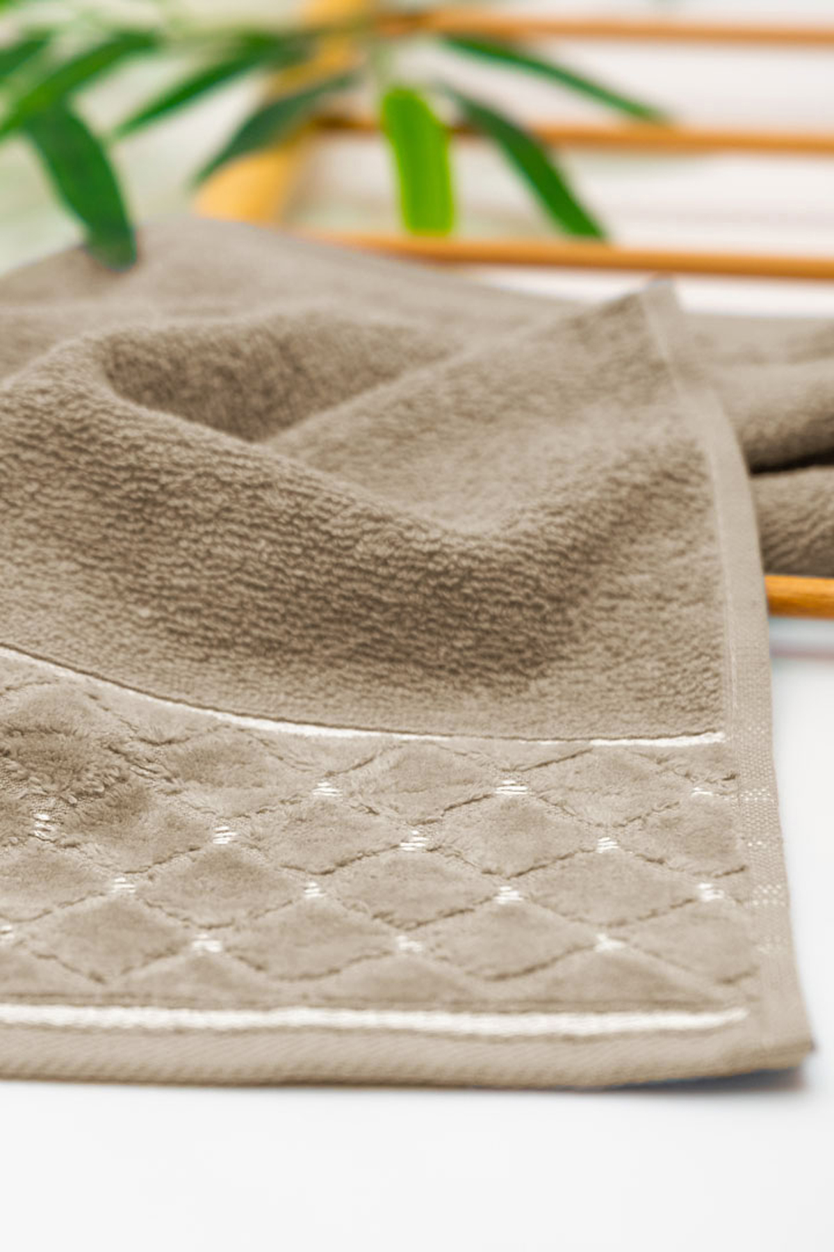 EL-Yüz-Havlusu-Yoncagül Motif Jakarlı-Kahve-enex life