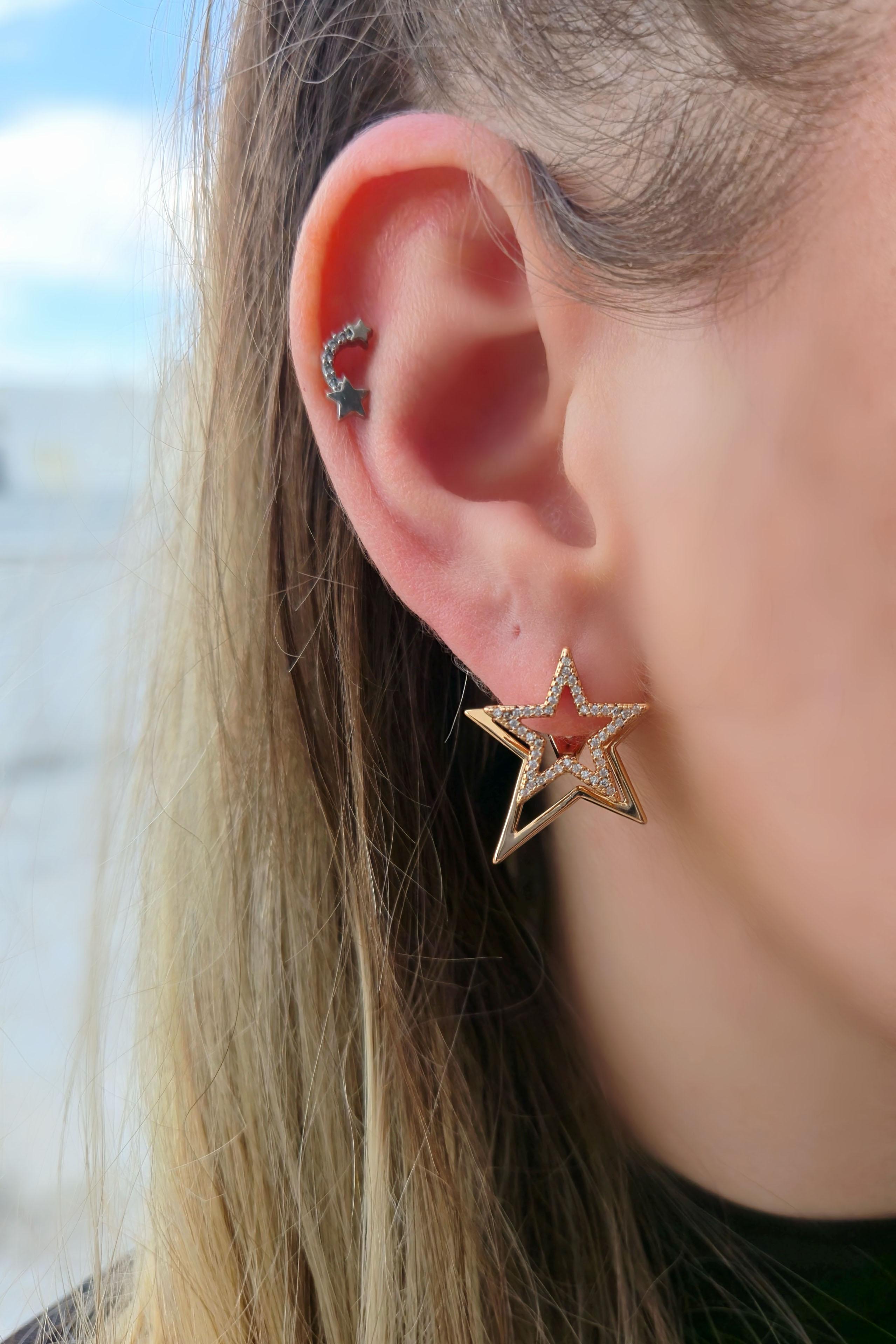 Xuping Vip Seri 3 Boyutlu Yıldız Model Zirkon Taşlı Gold Renk Çelik Küpe (2,5 cm) (çift taraflı kullanım)