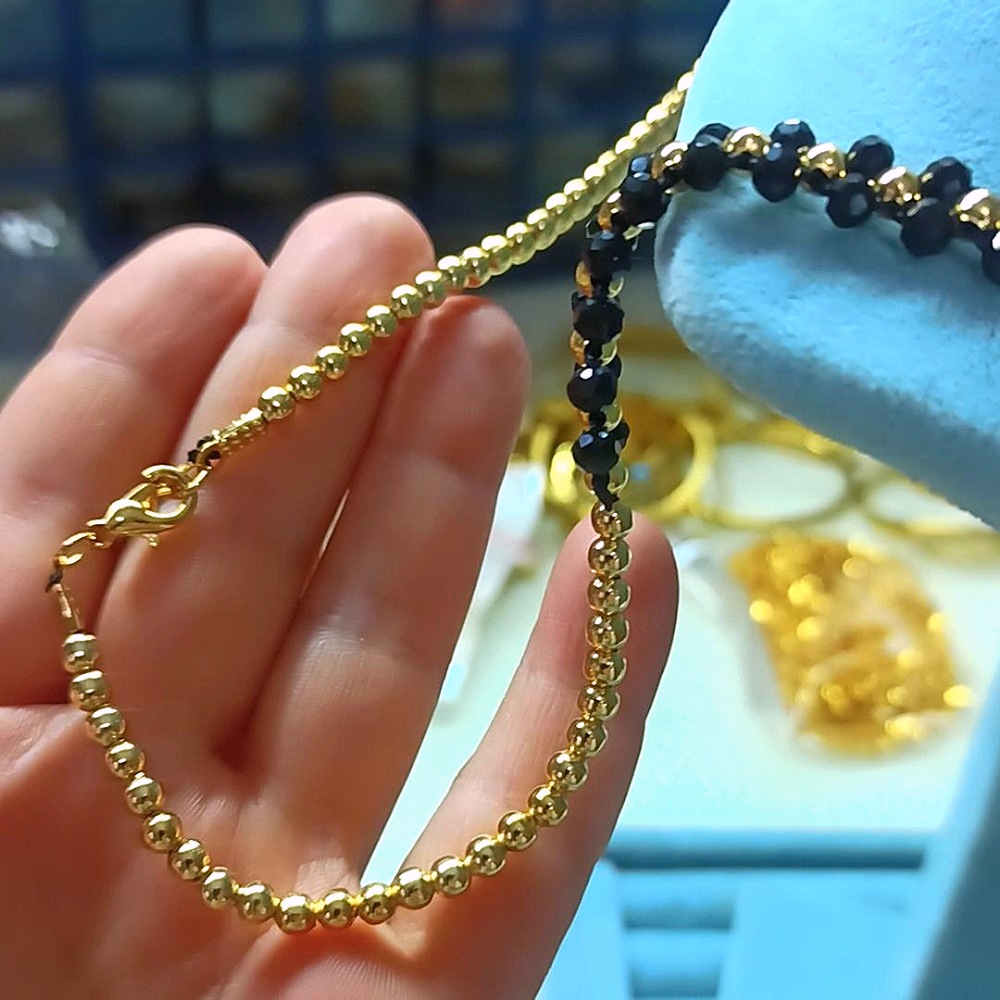 22K Altın Kaplama Taşlı Çeyrekli Çerçevesinde Siyah ve Gold 60 Cm Boncuklu Kolye