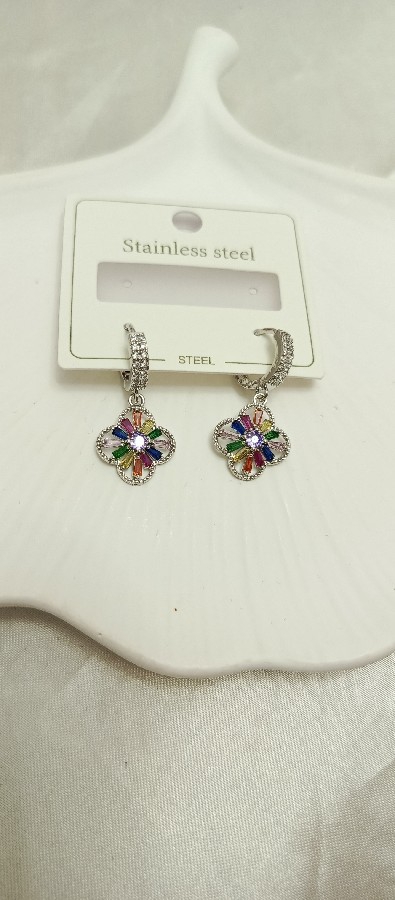 silver renkli küpe