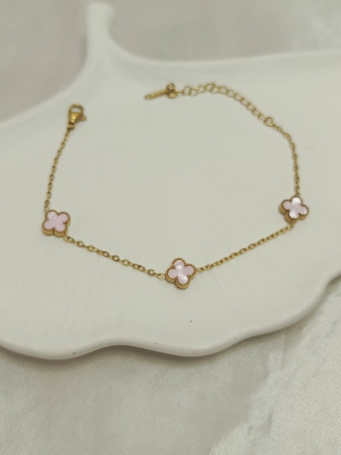 küçük pembe Vancleef bileklik