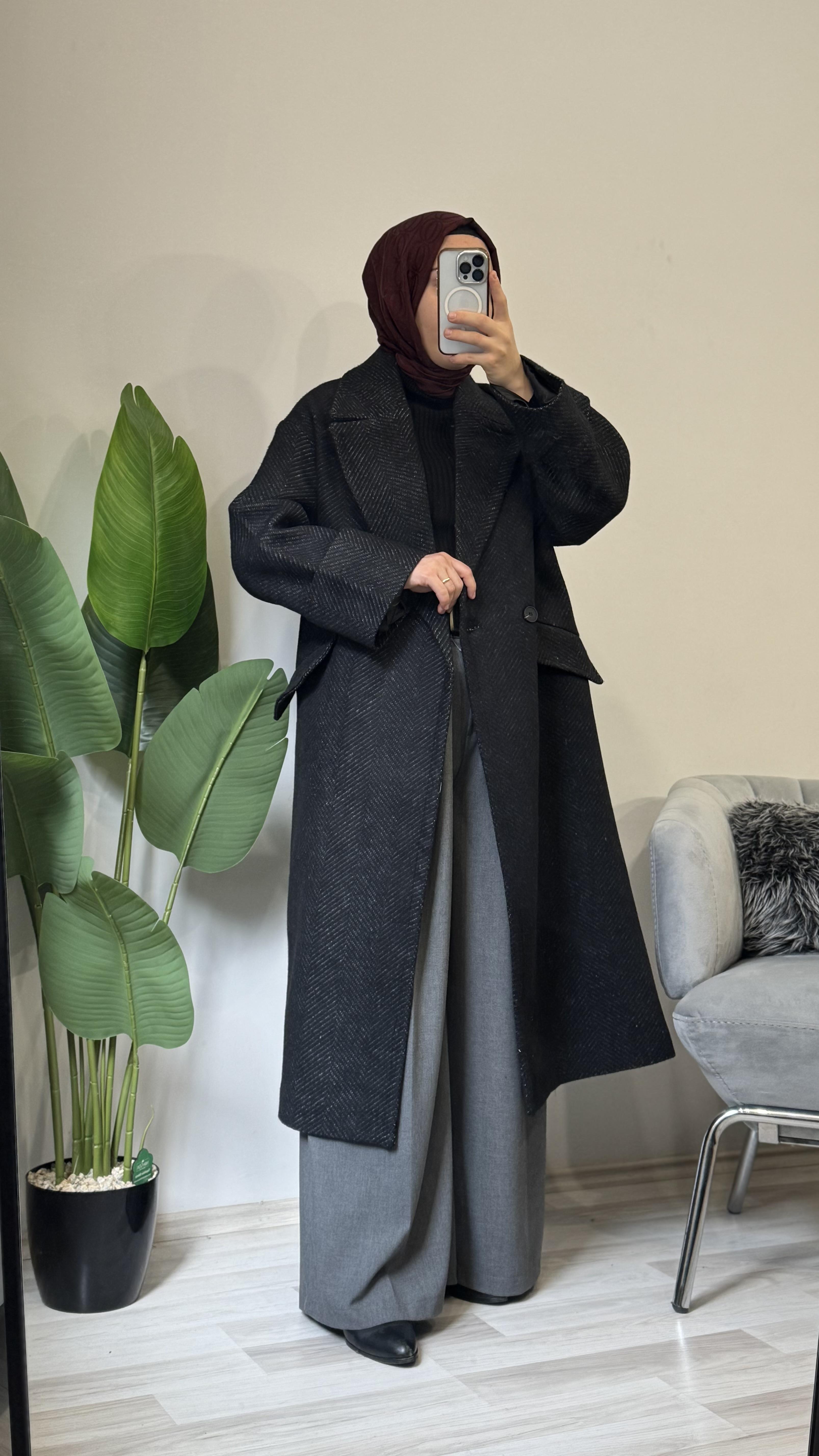 Siyah Balıksırtı Oversize Kaşe Kaban