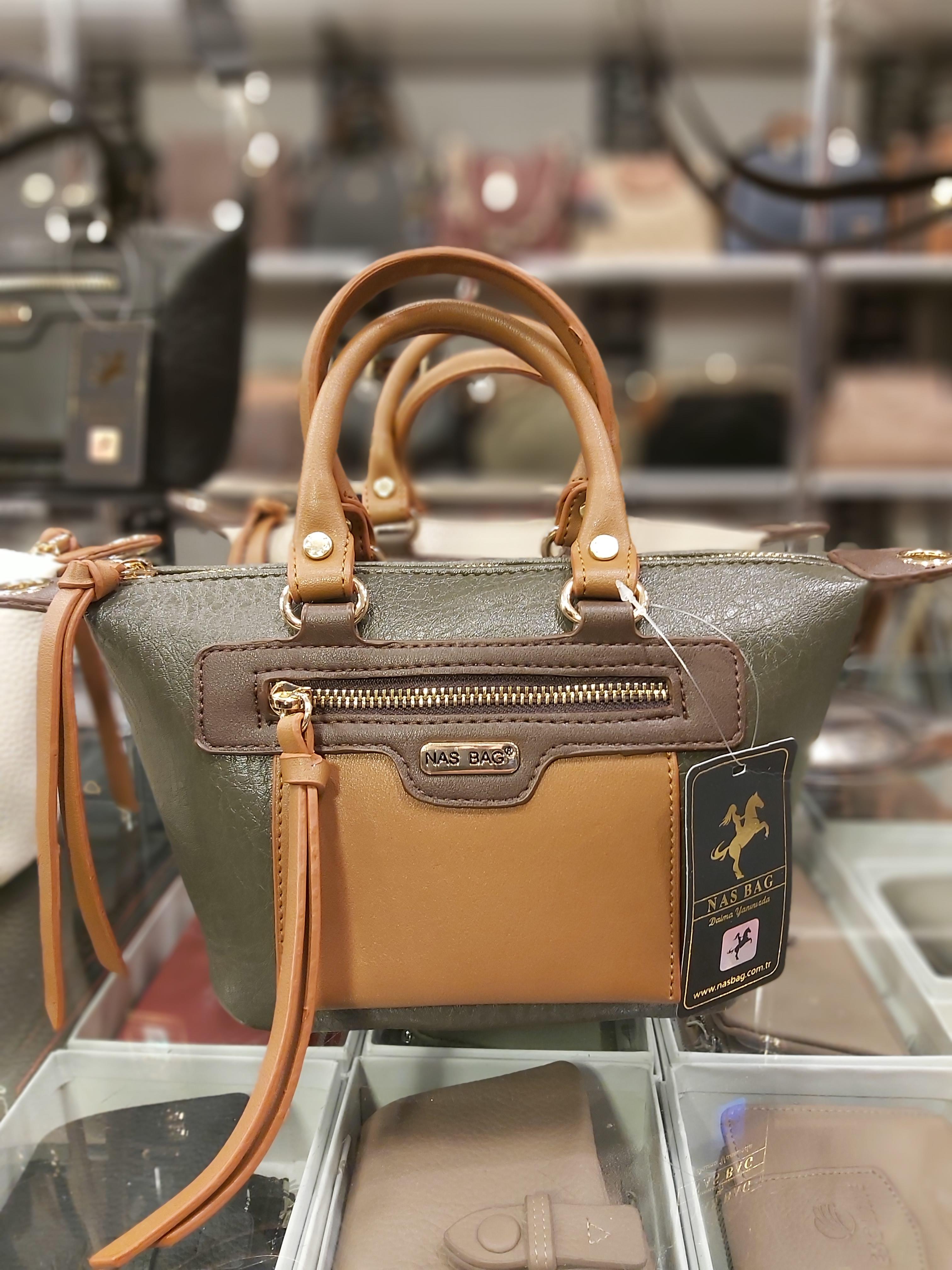 Bayan El Ve Çapraz Askılı Çanta