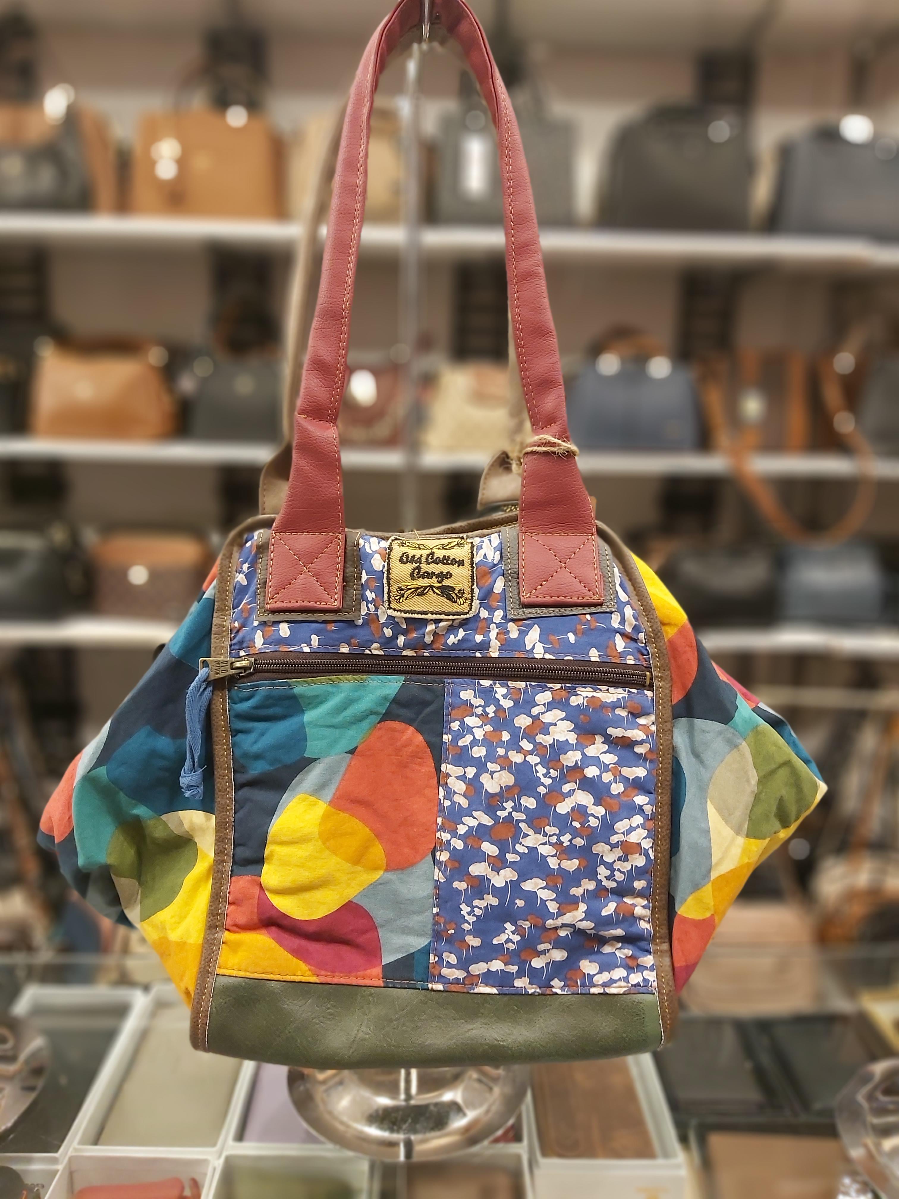 Bayan Kol ve Çapraz Çanta