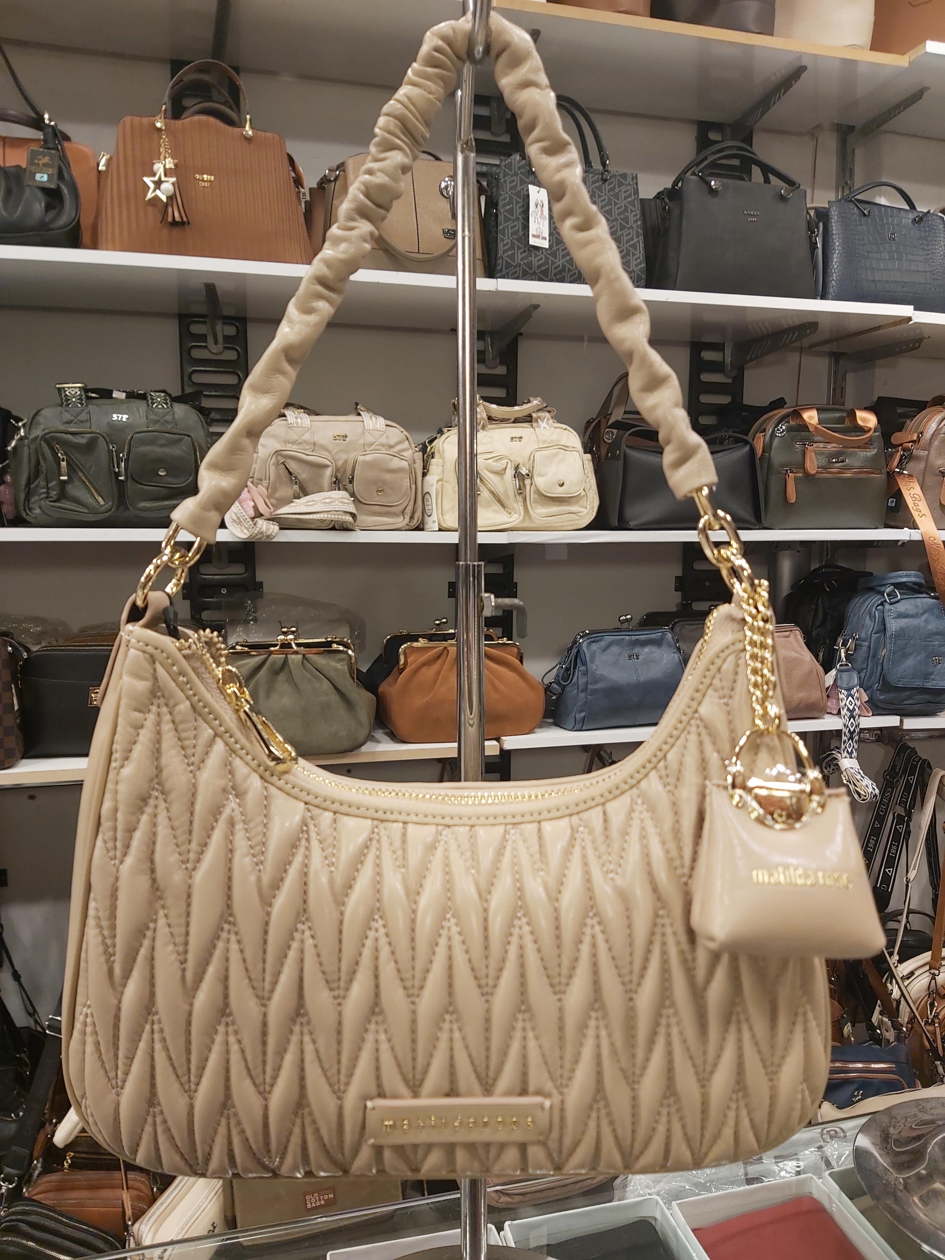 Bayan Kol ve Çapraz Çanta