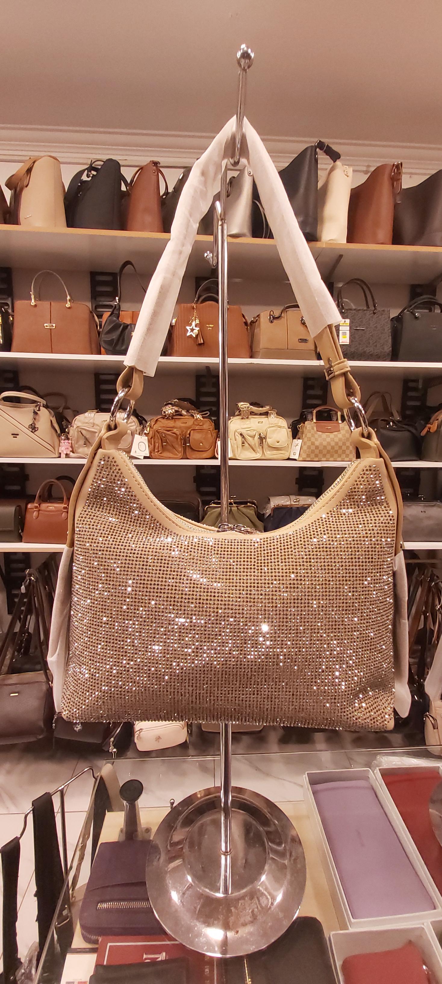 Bayan Kol ve Çapraz Çanta