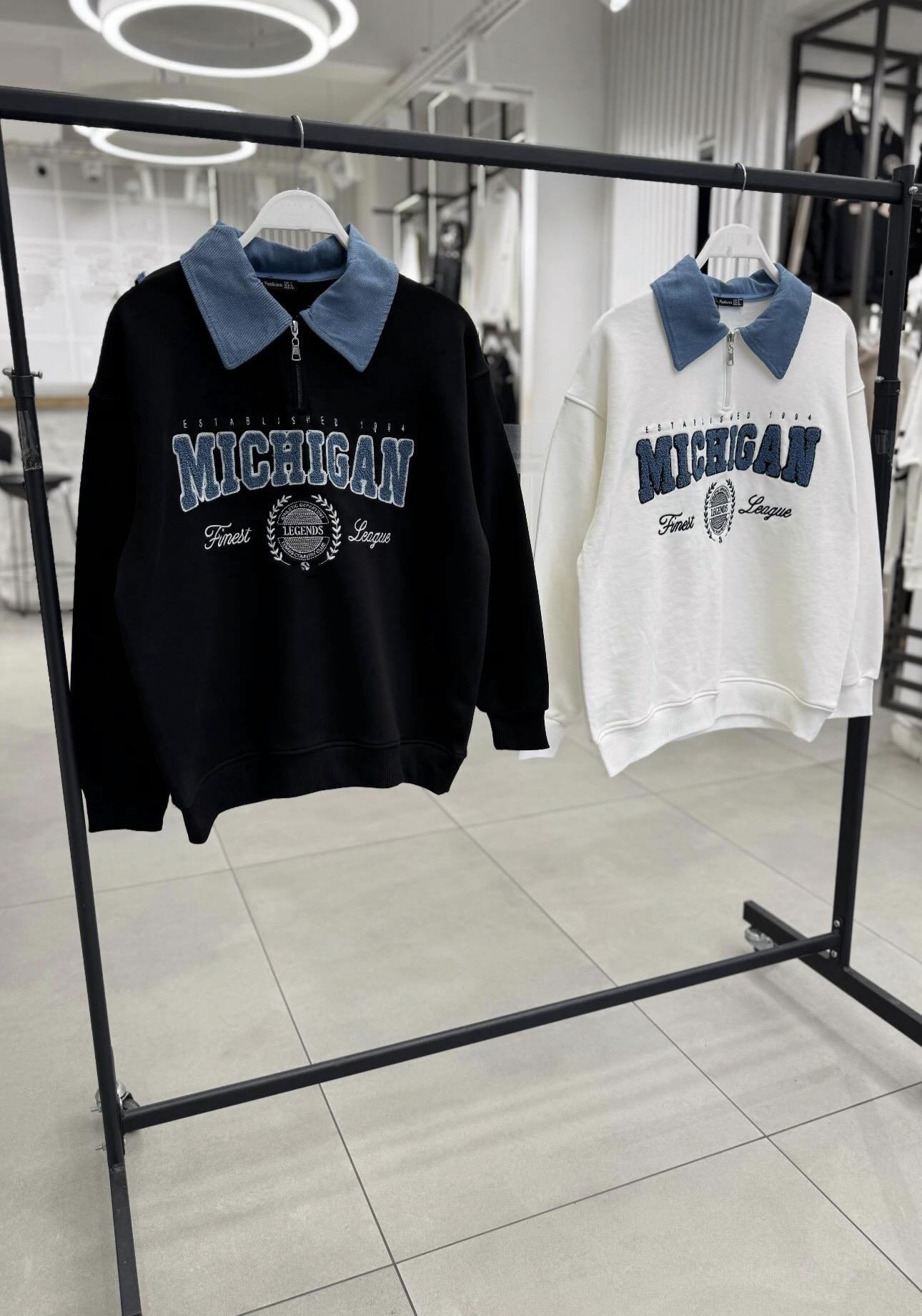 Yakası Kot Detaylı Marka Sweat