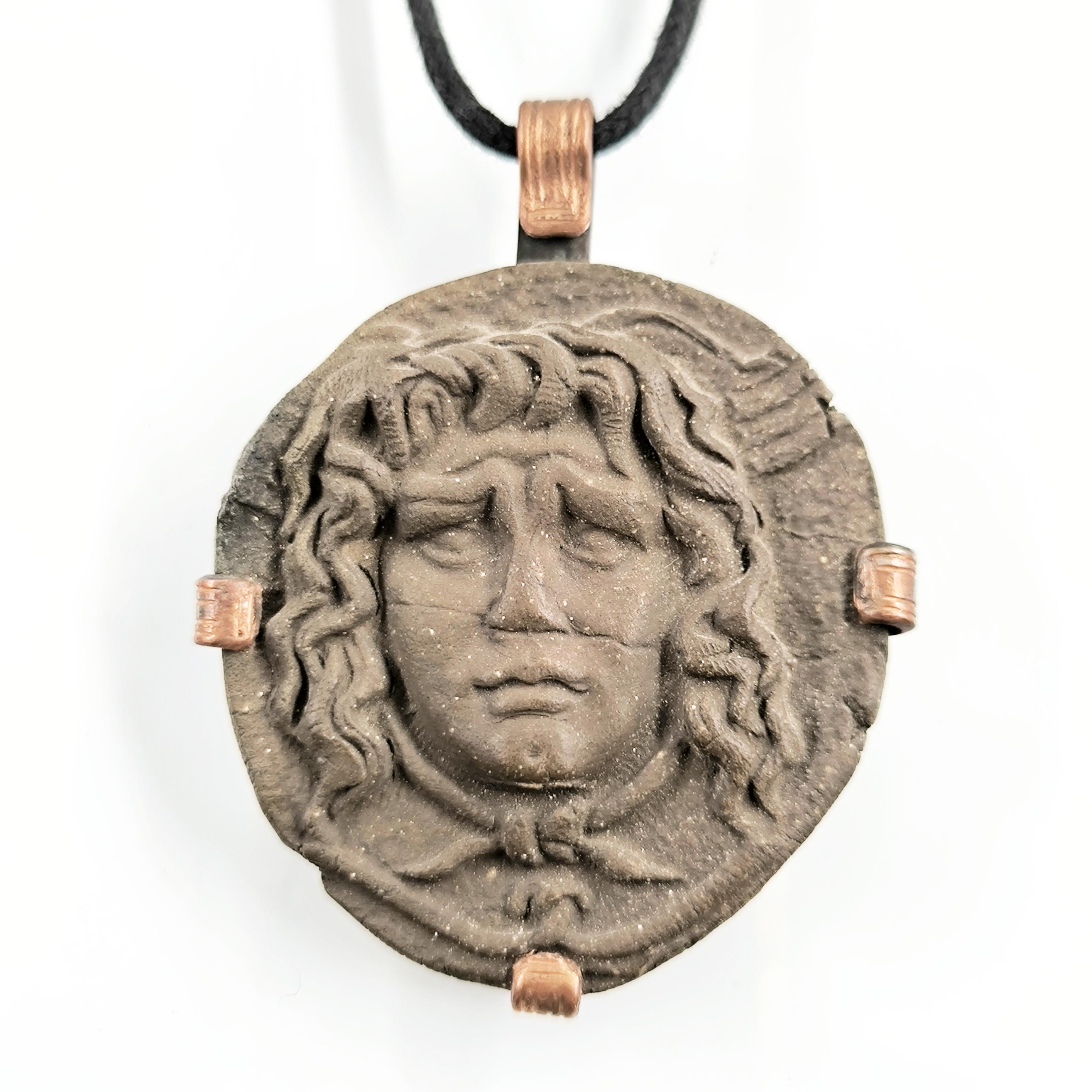 TERAKOTA MEDUSA KOLYE