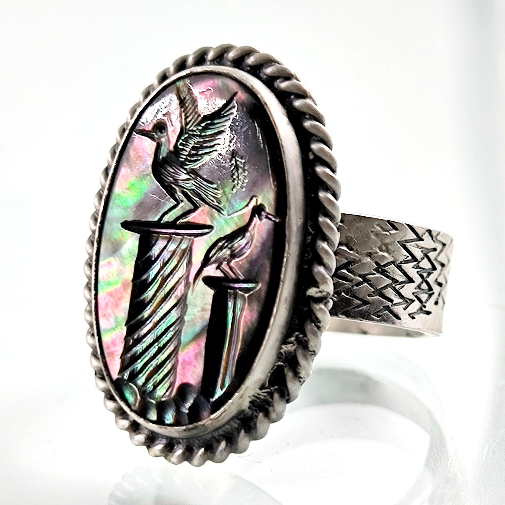 ÖZGÜR KUŞLAR İNTAGLİO SEDEF YÜZÜK