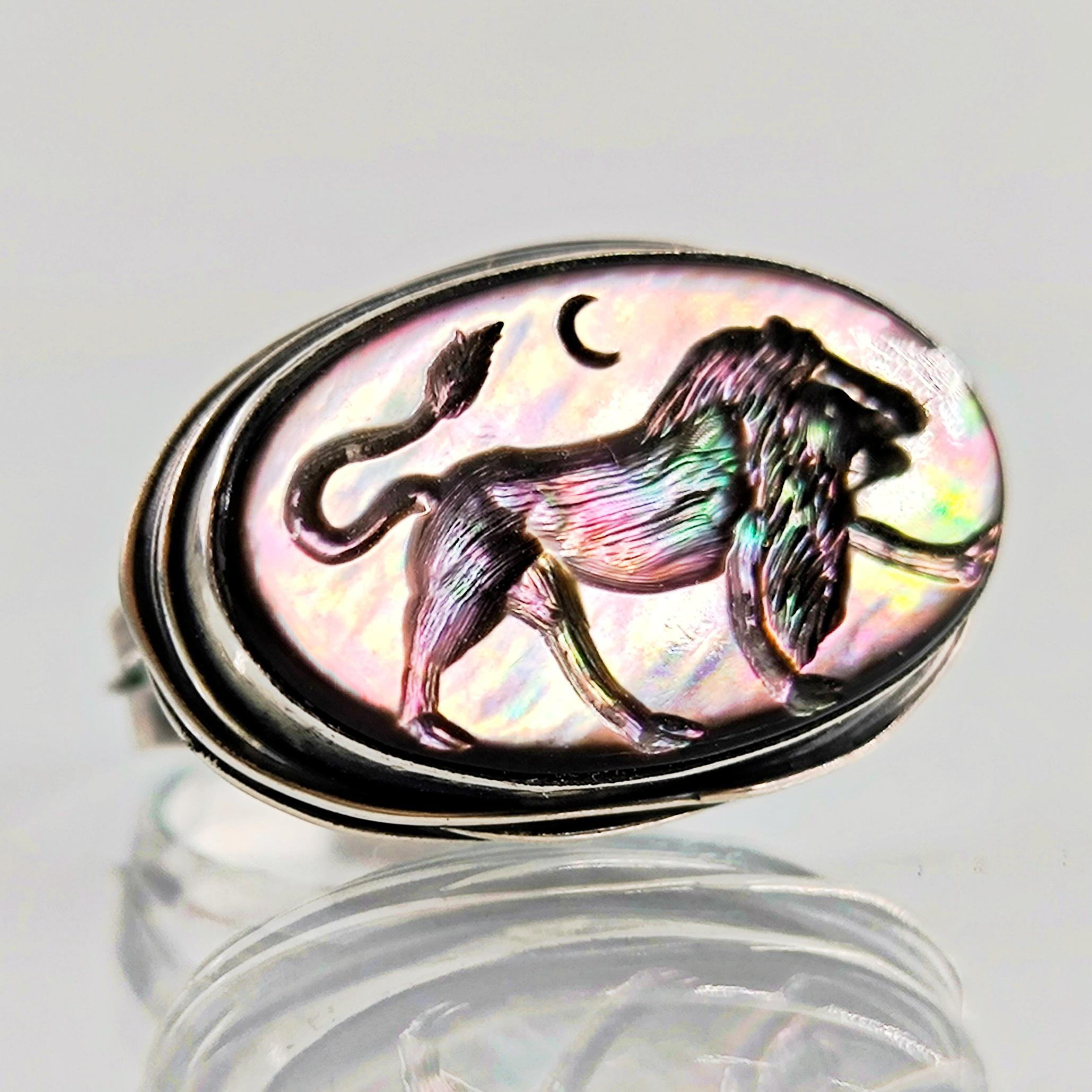 CESARETİN IŞILTISI SEDEF ÜZERİ ANTİK ASLAN İNTAGLİO OYMA YÜZÜK