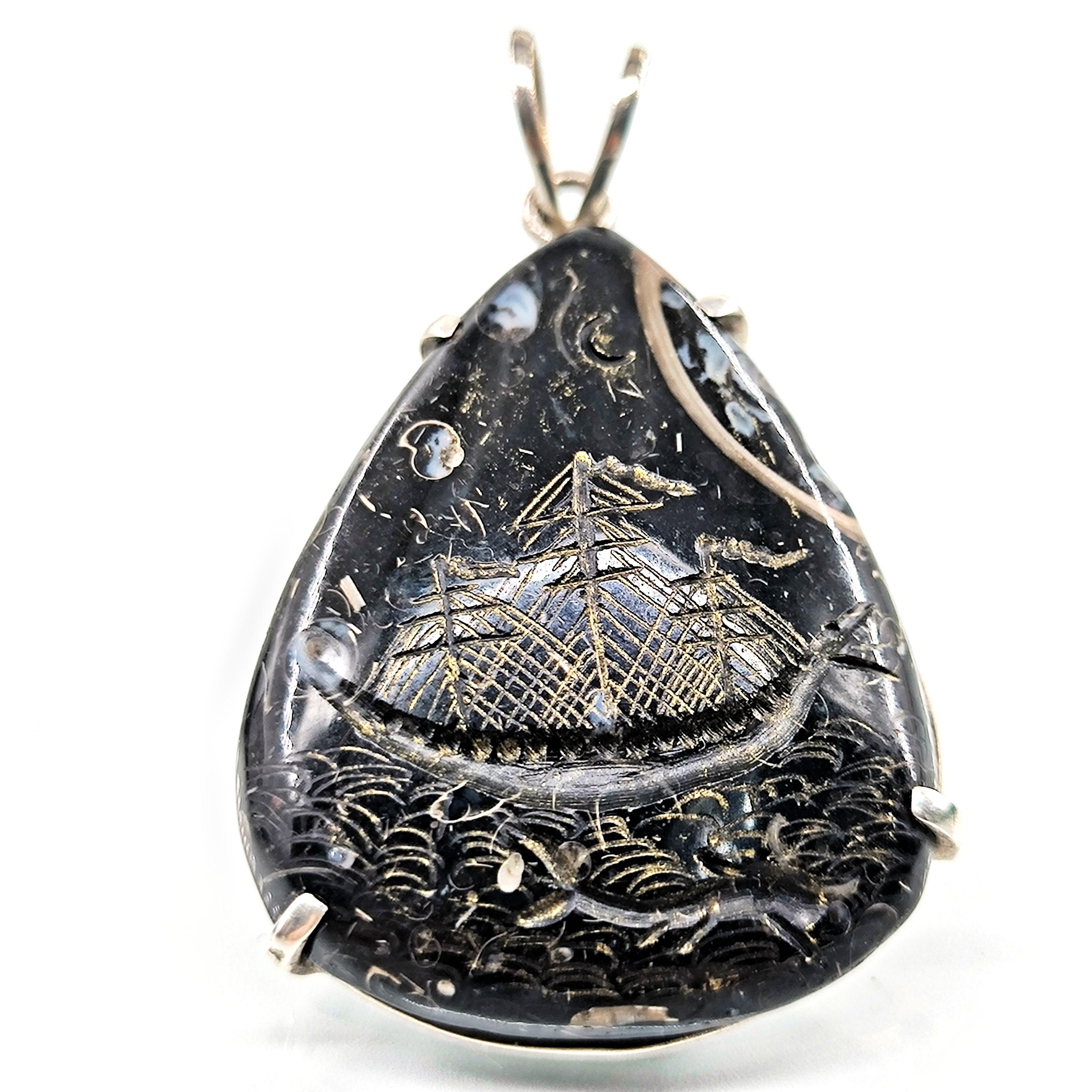 CANAVAR BAŞLI GEMİ & YUNUS FOSİLLİ JASPER ÜZERİ İNTAGLİO KOLE