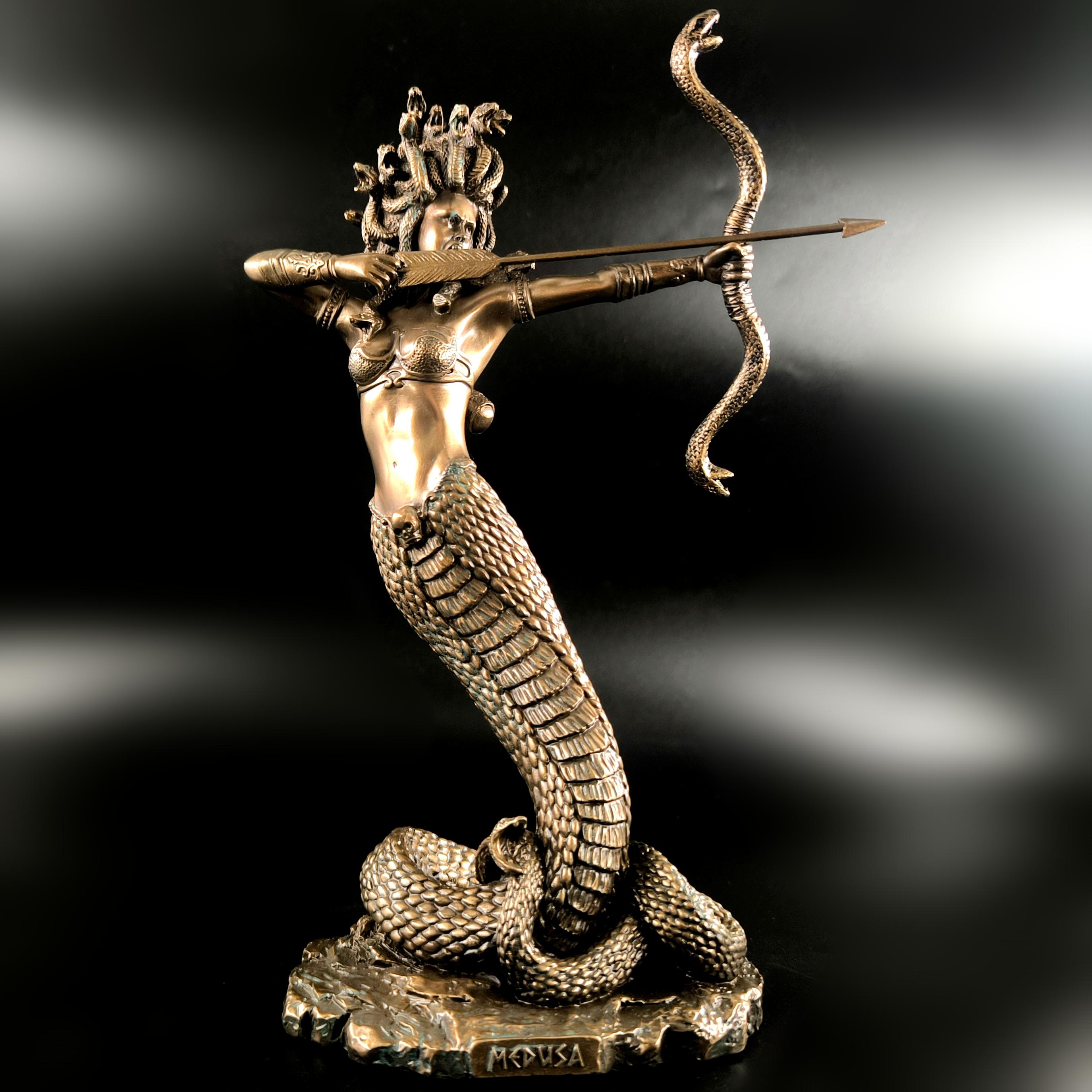 MEDUSA VERONESE İMZALI KOLEKSİYON HEYKELİ