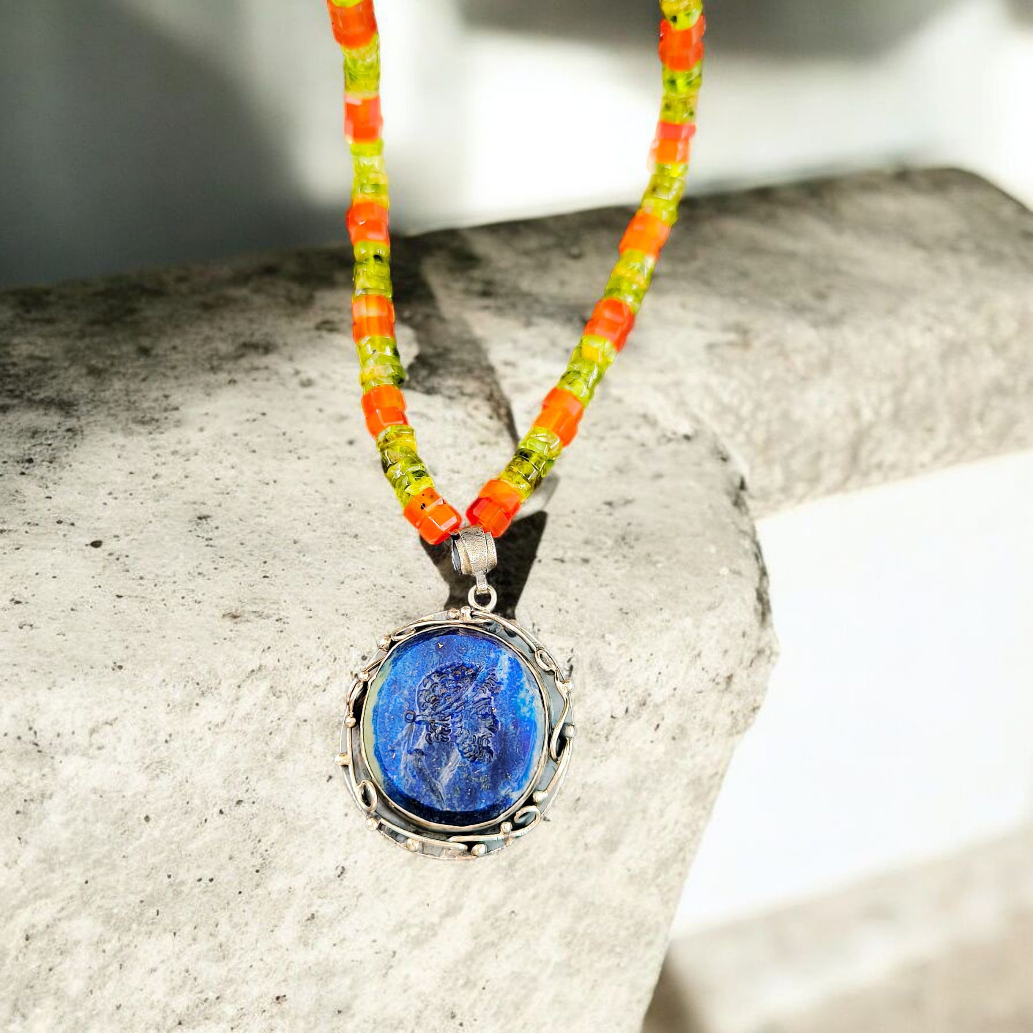 ANTİK ROMA SOYLU  LAPİS LAZULİ & AKİK & PERİDOT KOLYE