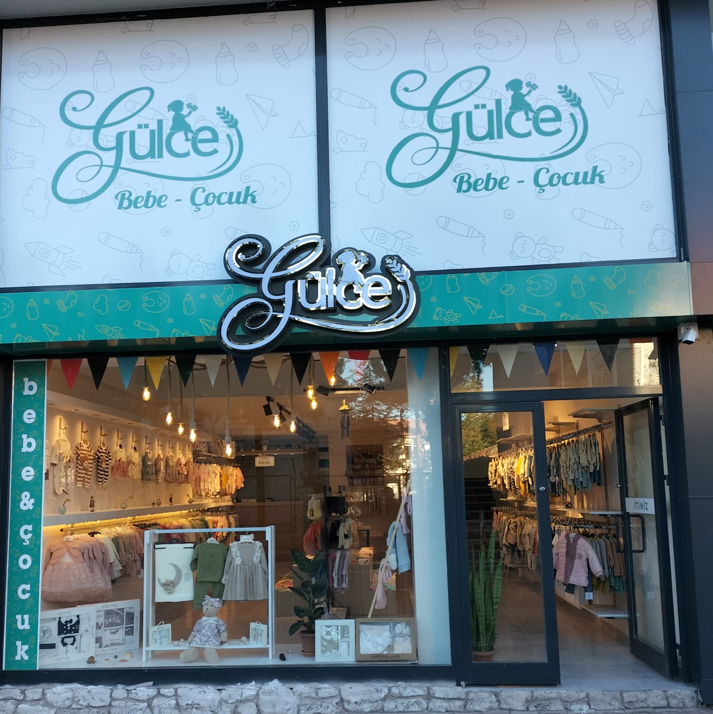 Çevre Dostu Çantalar Kullanıyoruz.