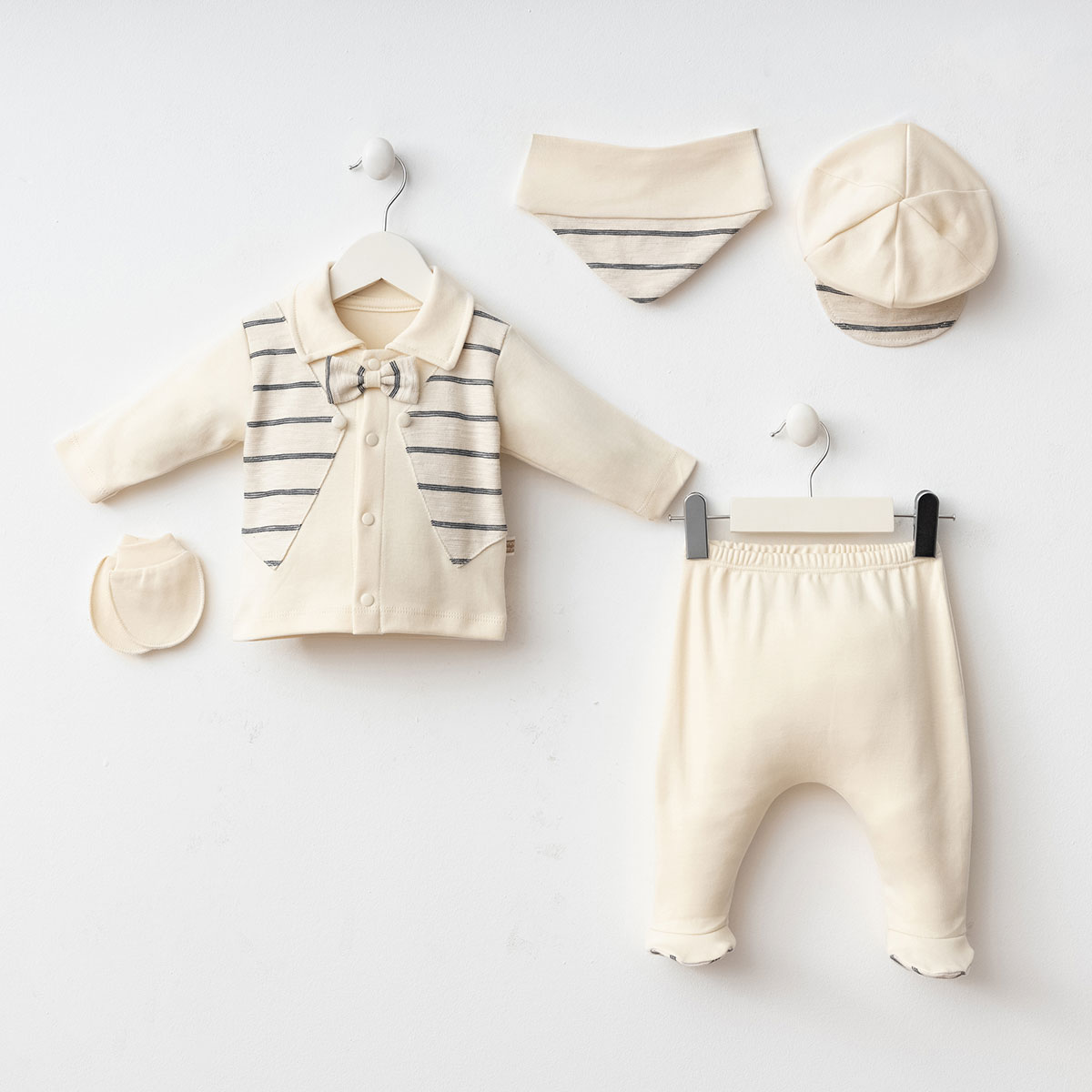 Erkek Bebek Smokin Görünümlü 5'li Hastane Çıkış Seti