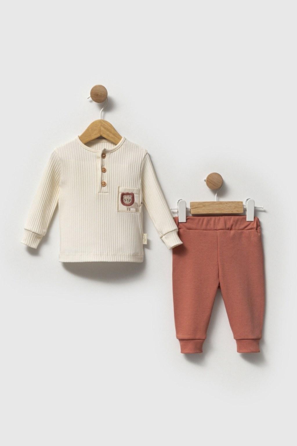 Aslan Nakışlı Fitilli Bebek Takımı Krem – Üst & Pantolon | 0-12 Ay