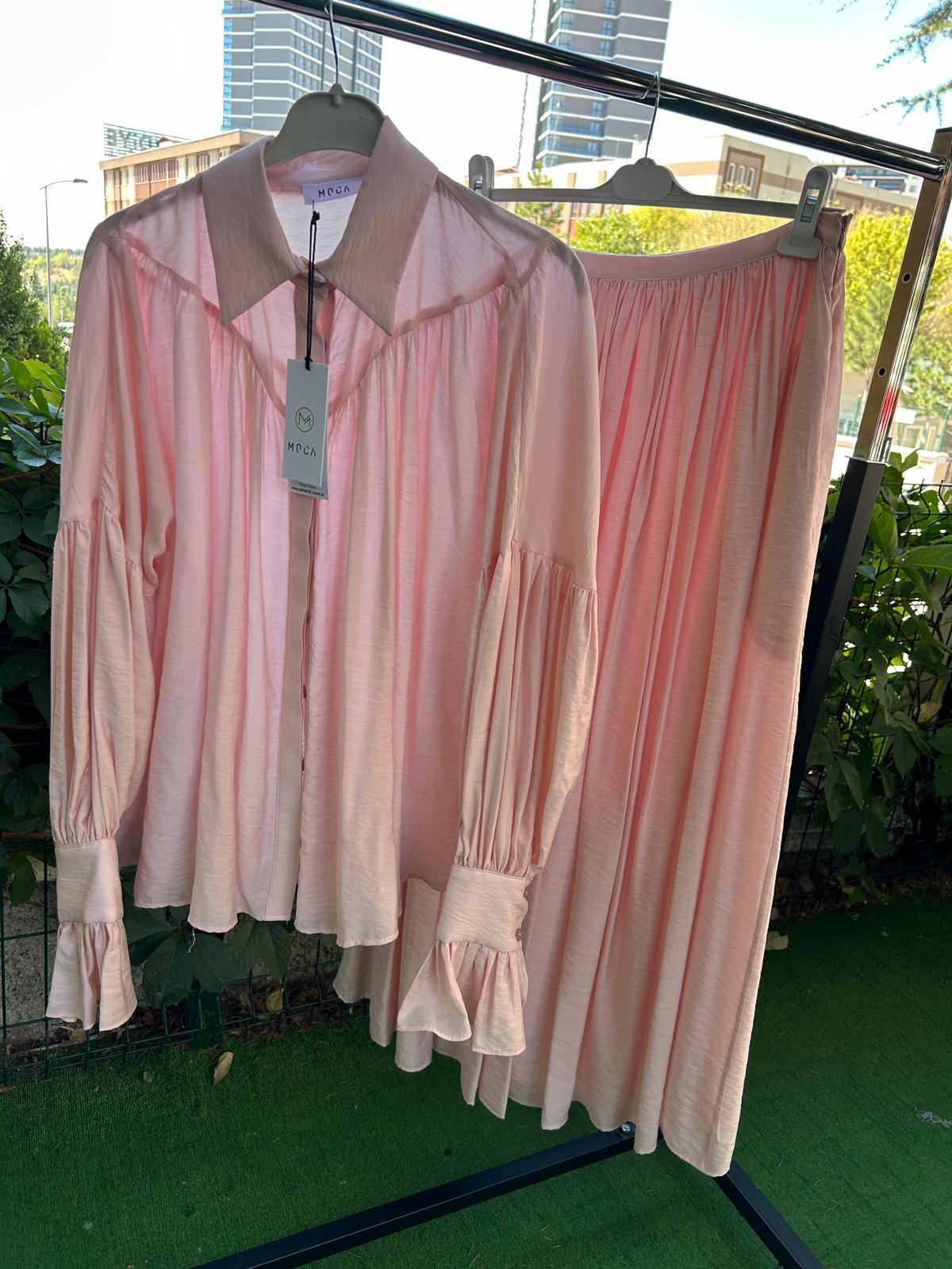 PEMBE ETEKLİ TAKIM