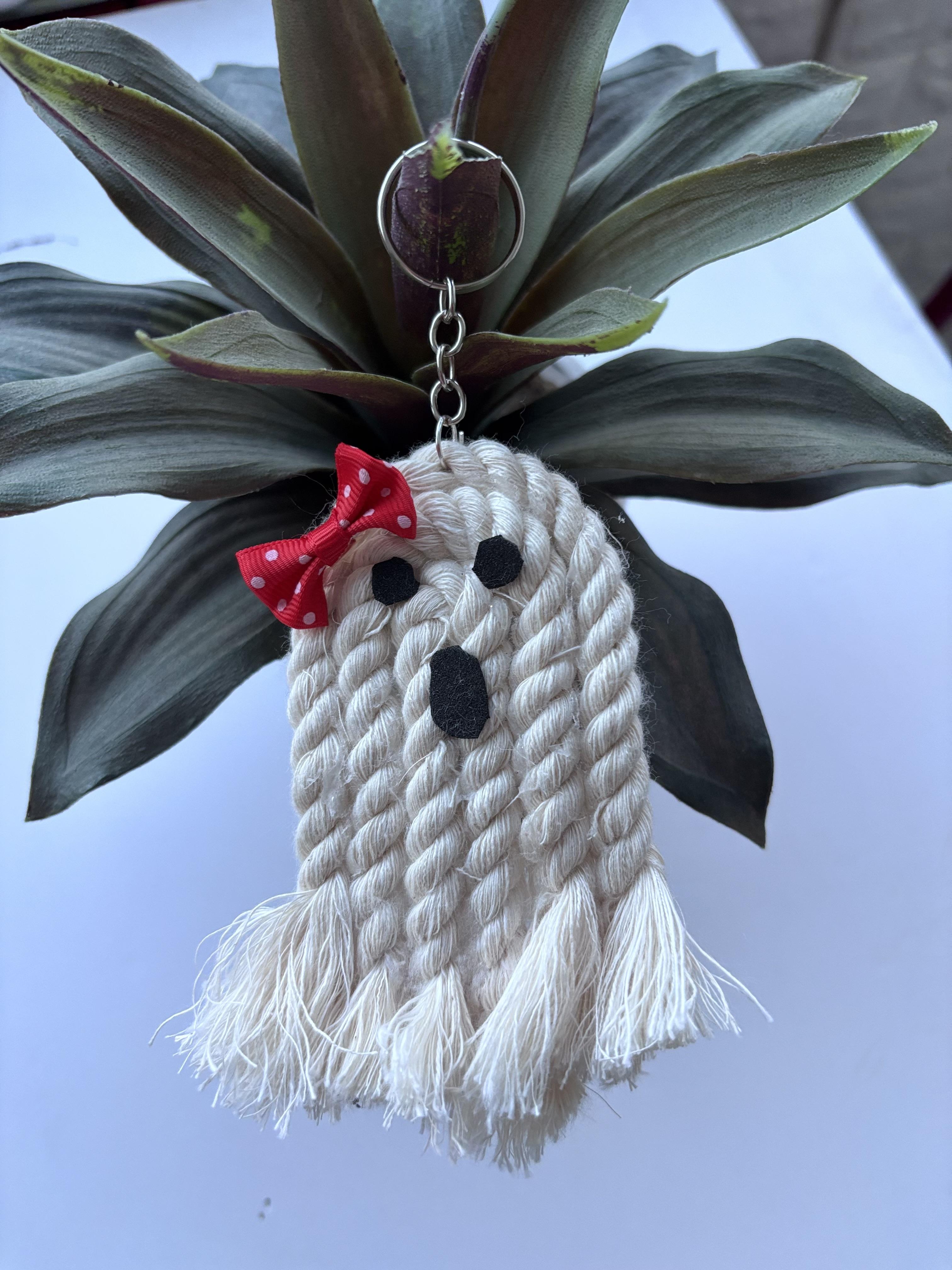 Makrome yapımı Hayalet Anahtarlık/Çanta Aksesuarı