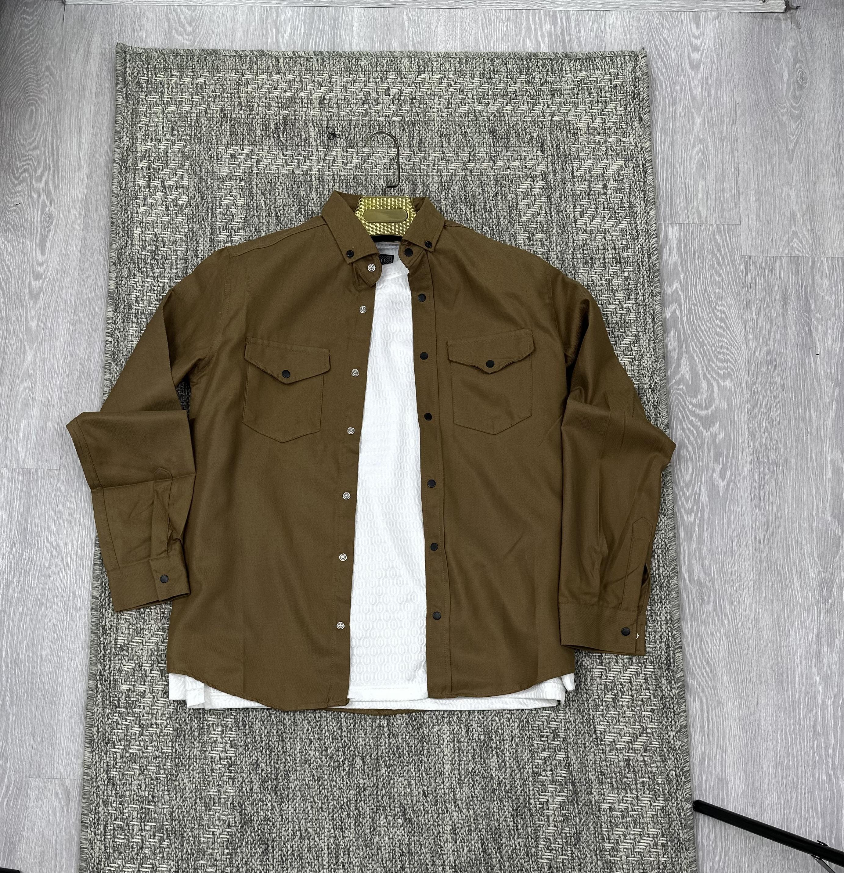 Çıtçıtlı gömlek kahverengi