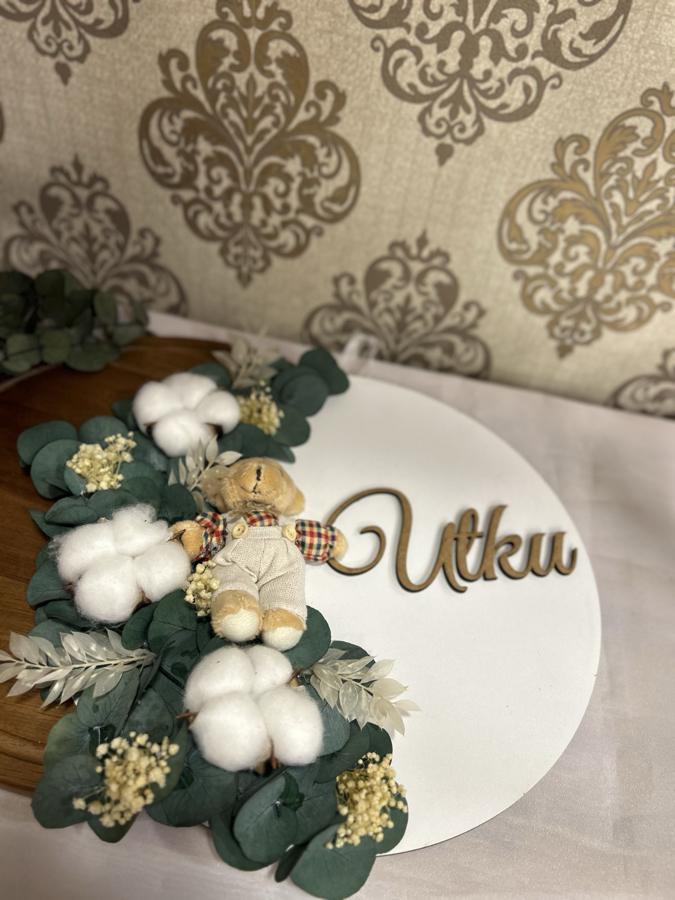 Utku Kapı Süsü