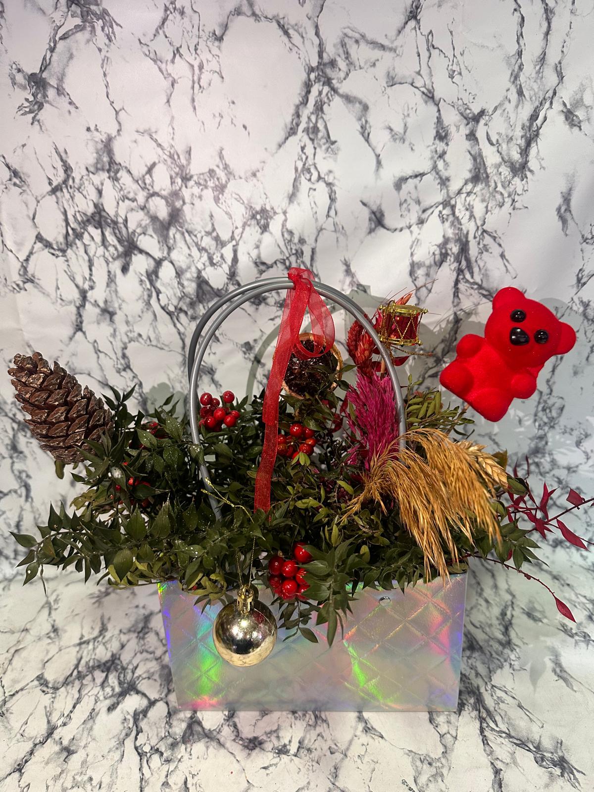 Aksesuar ve kokina aranjmanı