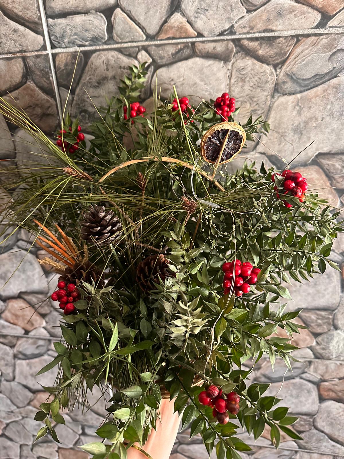 Led Işıklı Sepette Canlı Kokina Aranjmanı