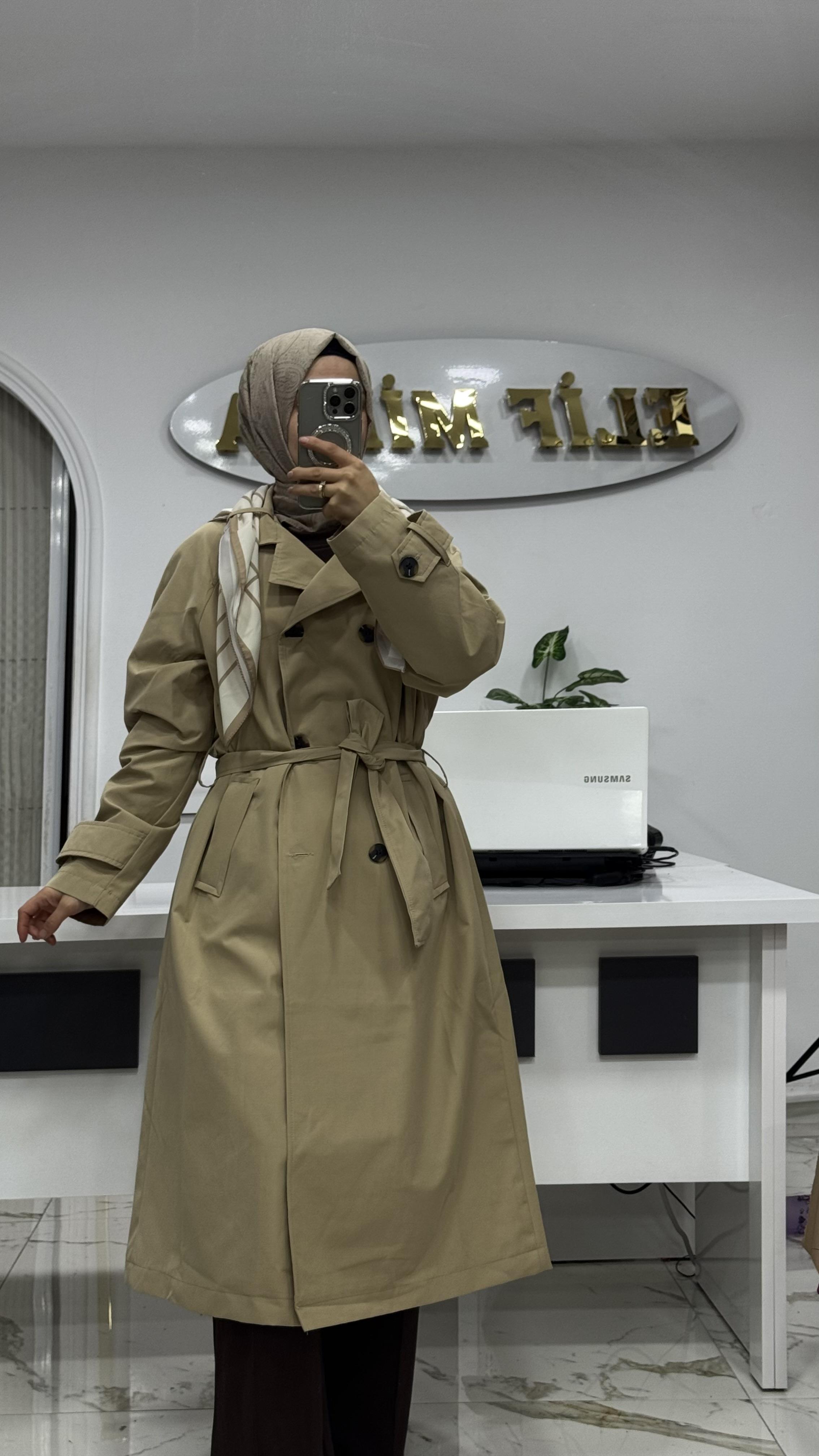 FULAR DETAYLI TRENÇKOT CAMEL