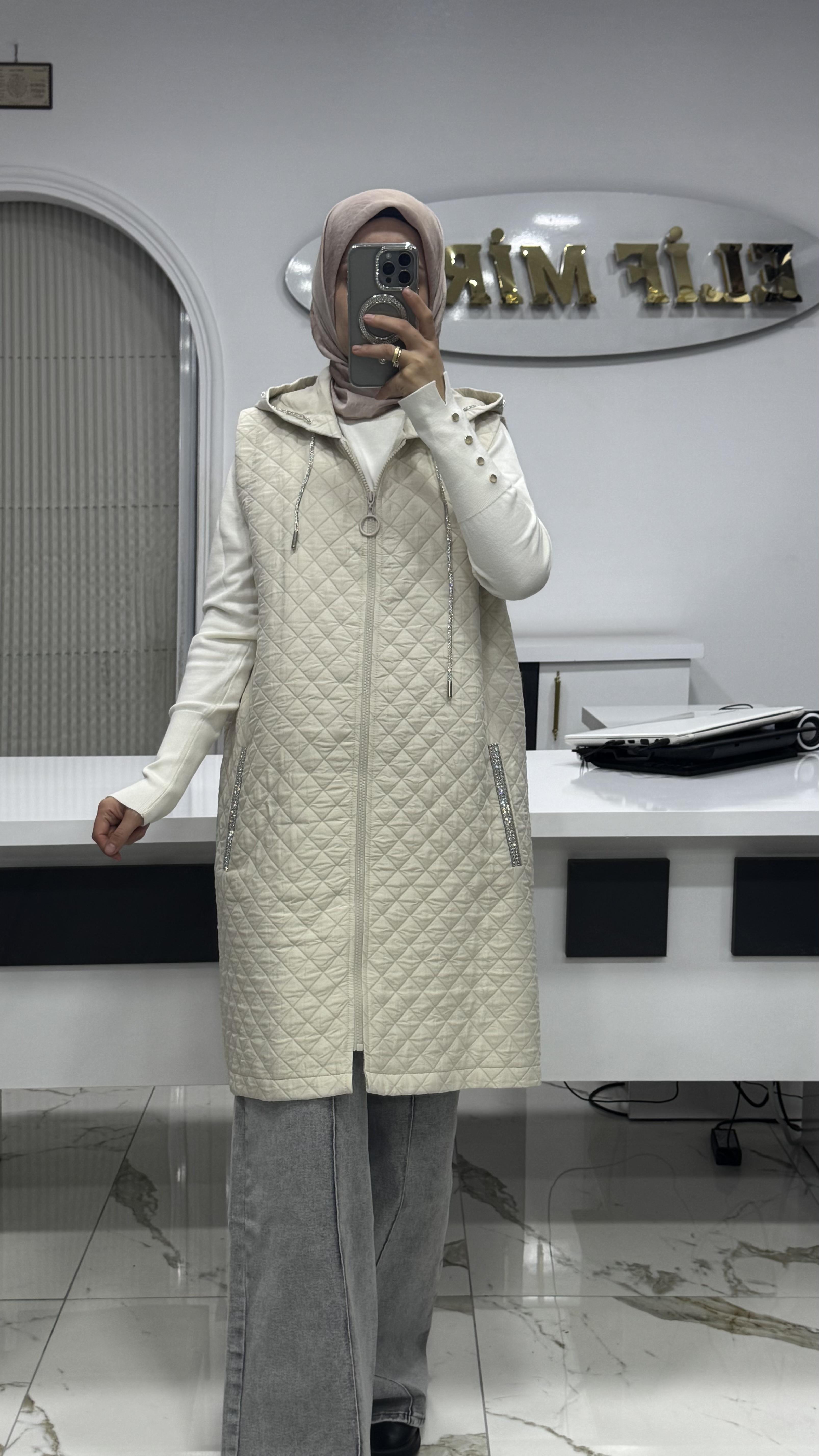 NOSHE KAPİTONE YELEK KREM