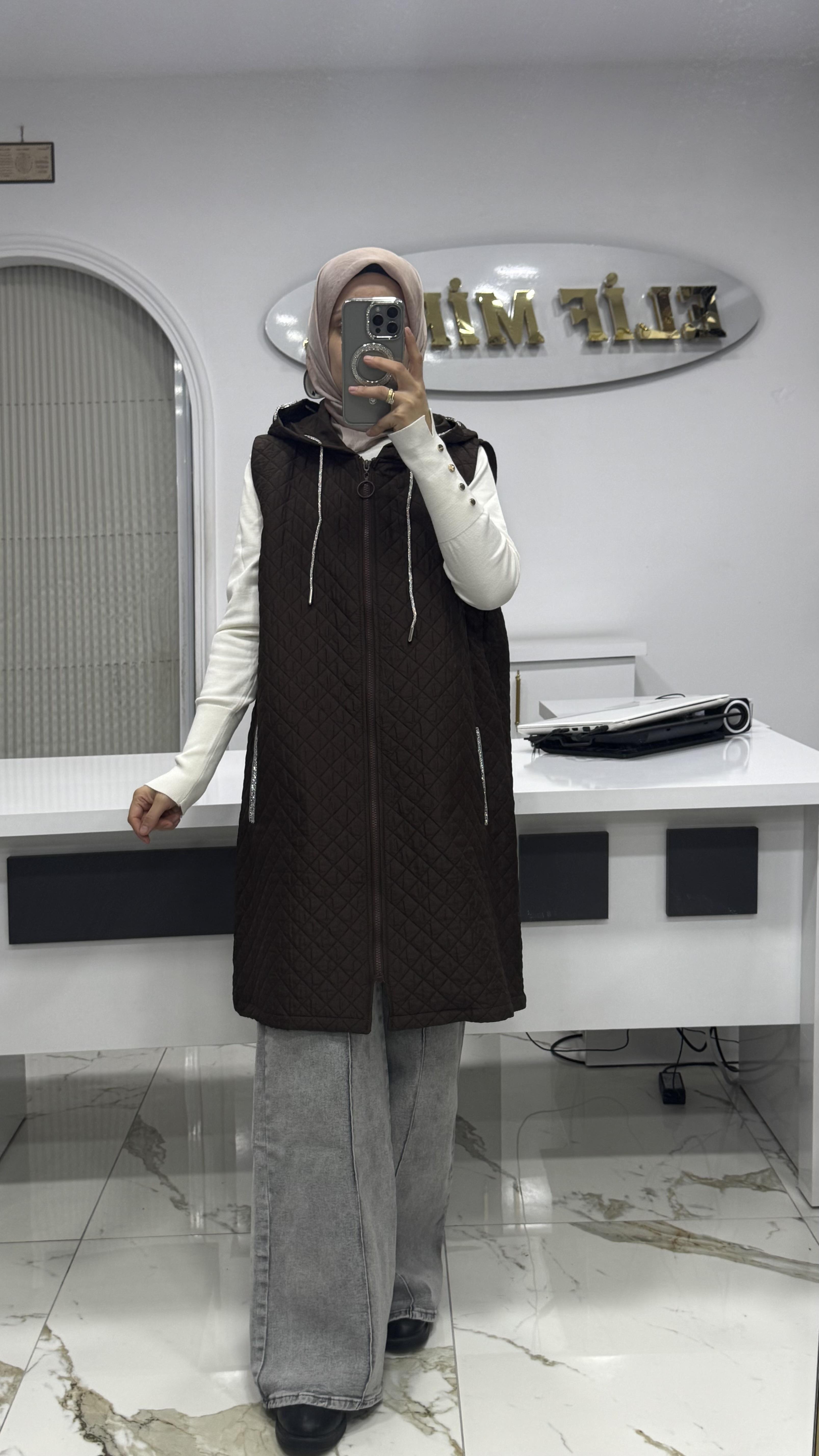 NOSHE KAPİTONE YELEK KAHVE