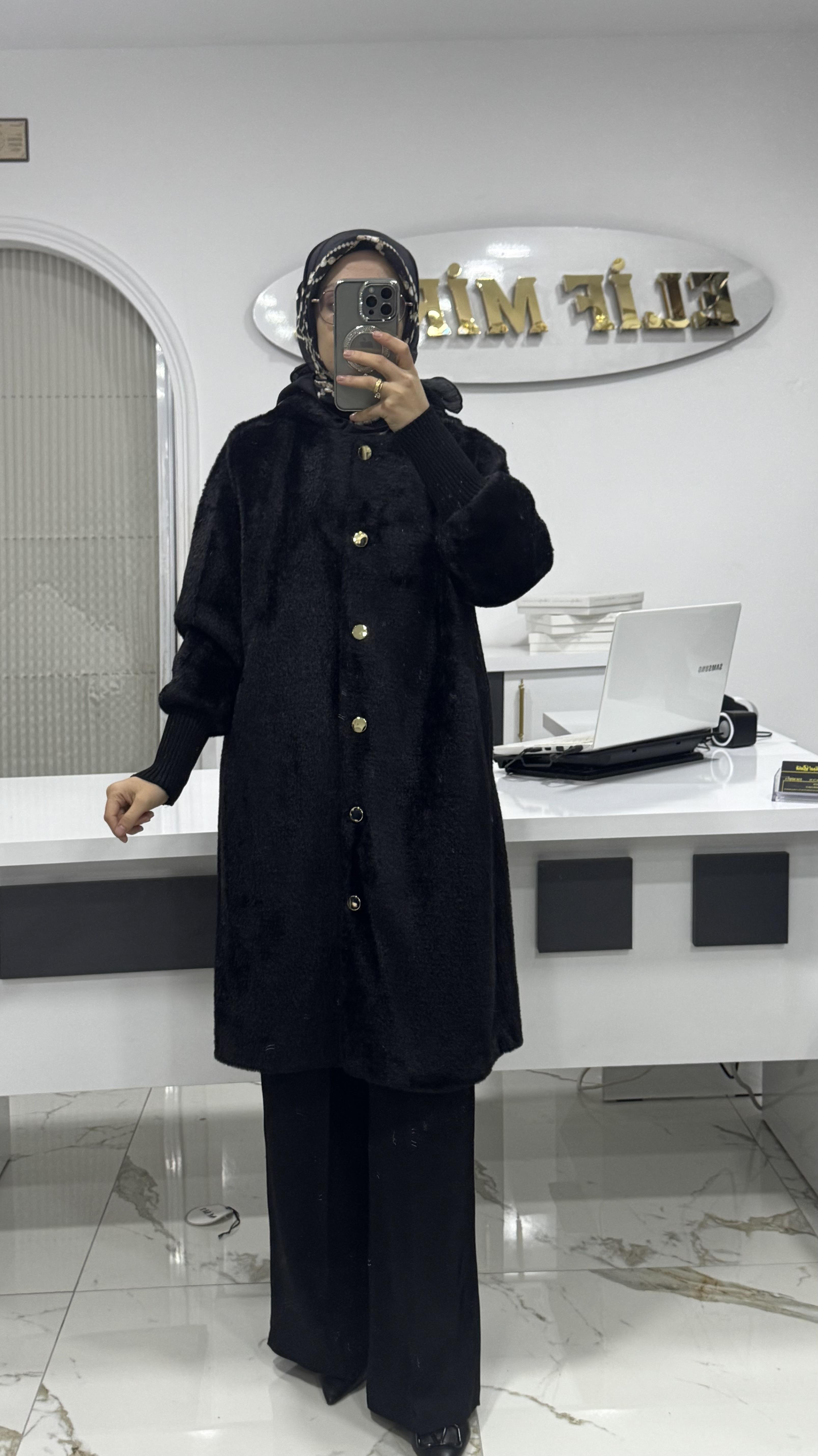 DÜĞME DETAYLI ANGORA KABAN SİYAH