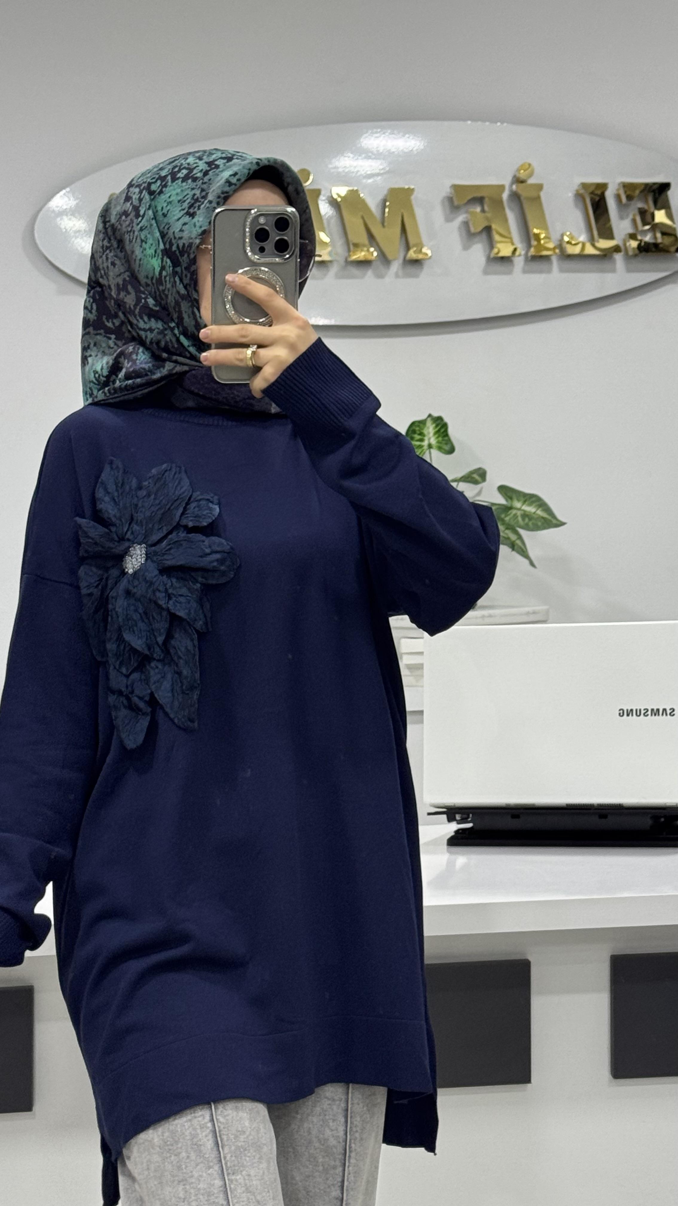 GÜL DETAYLI MERSERİZE TUNİK LACİVERT