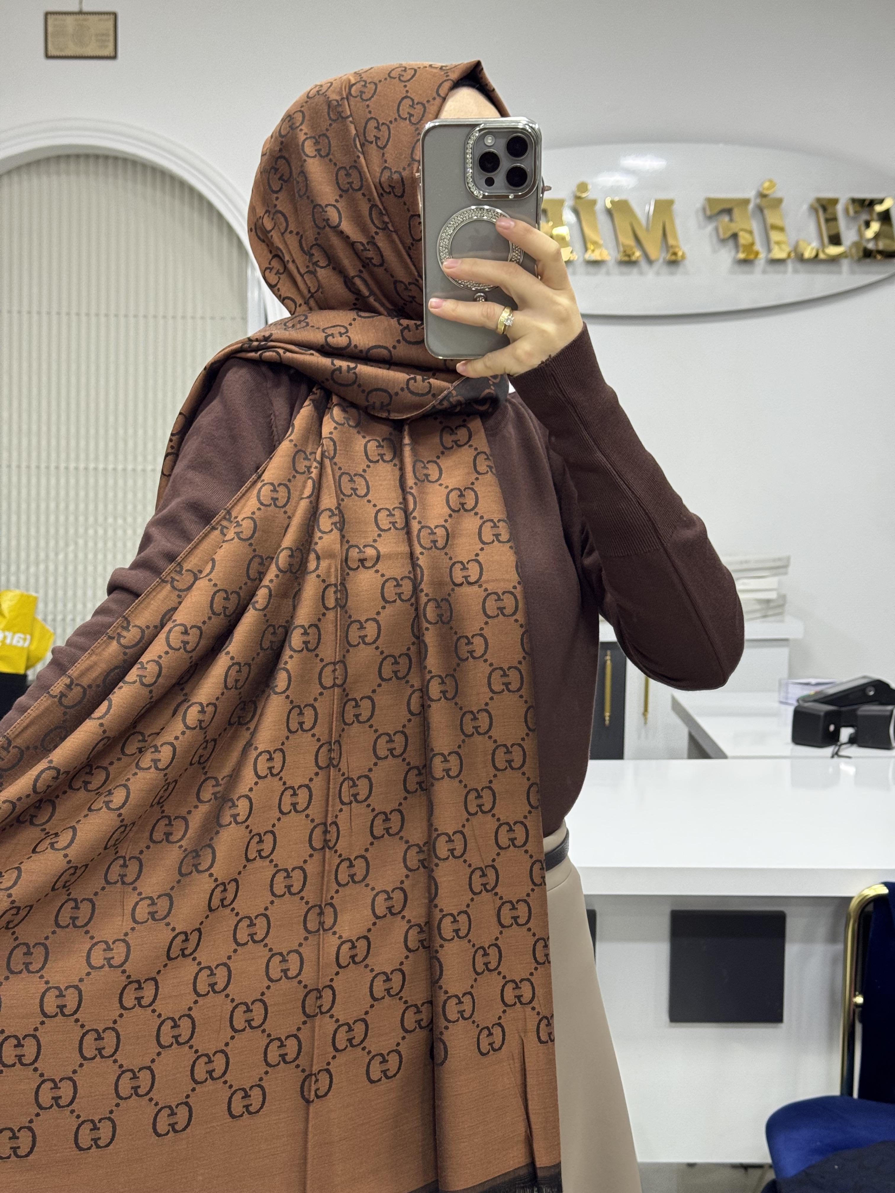 Gucci çift taraflı şal