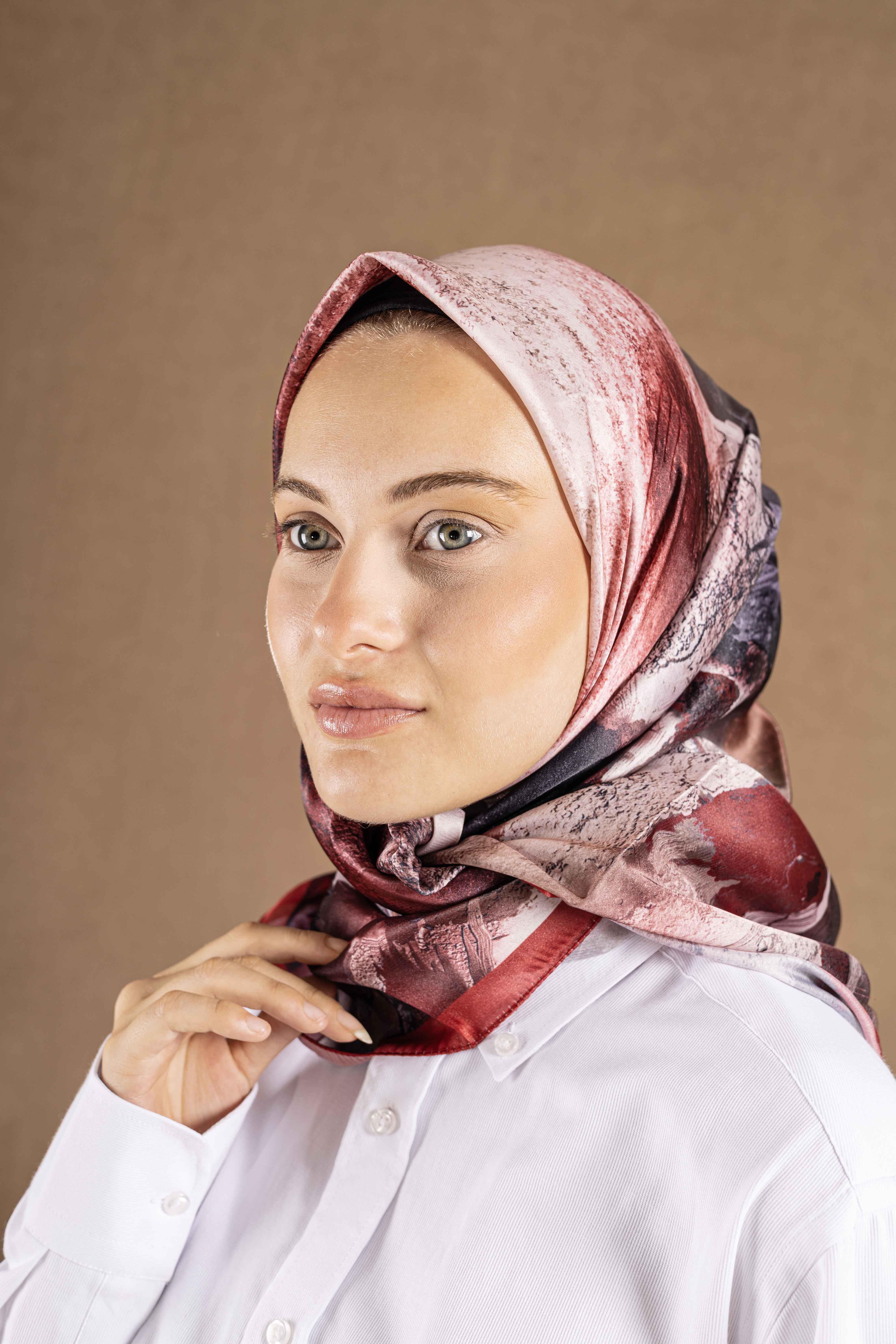 Modern Desenli Dijital Kristal Eşarp