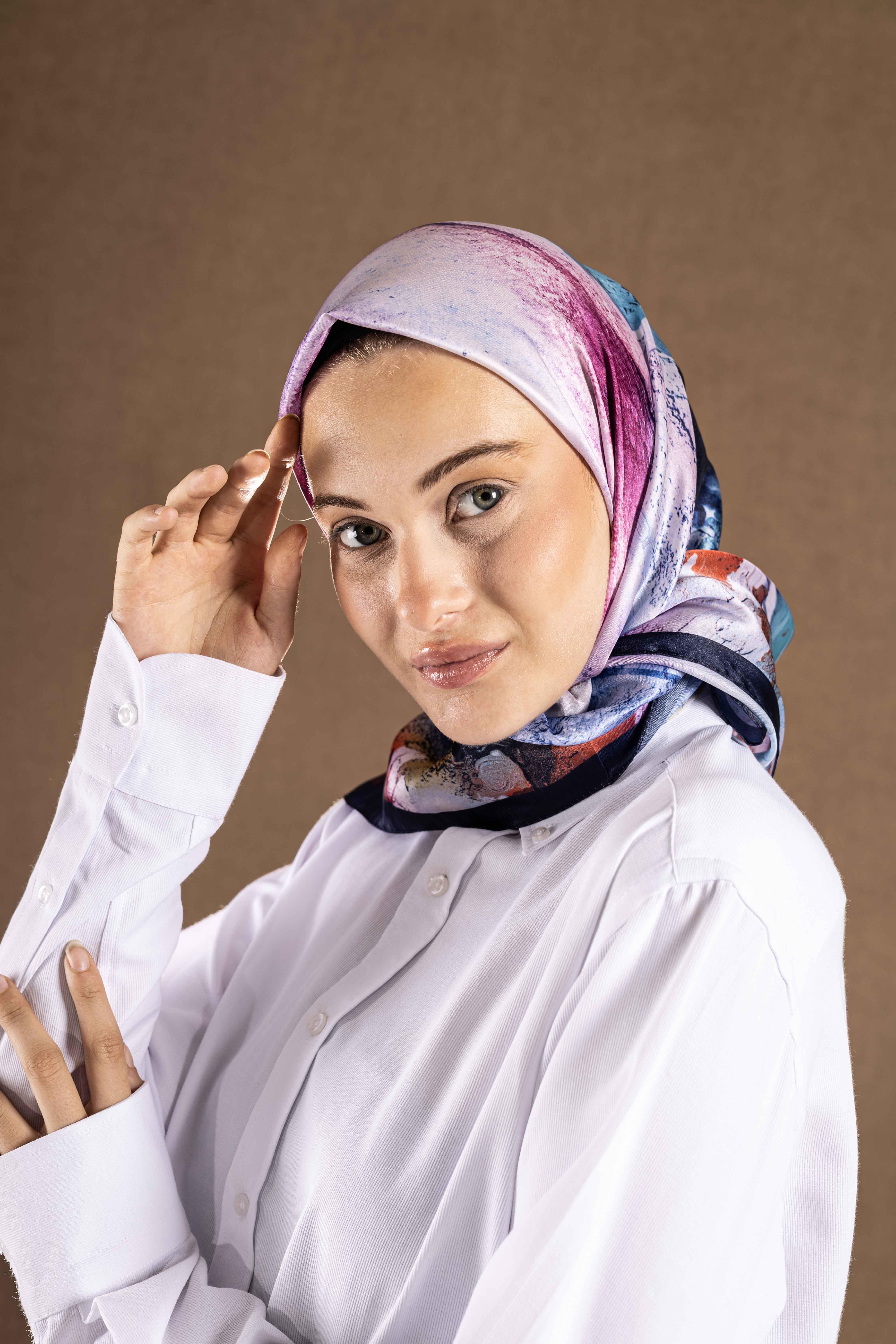Modern Desenli Dijital Kristal Eşarp