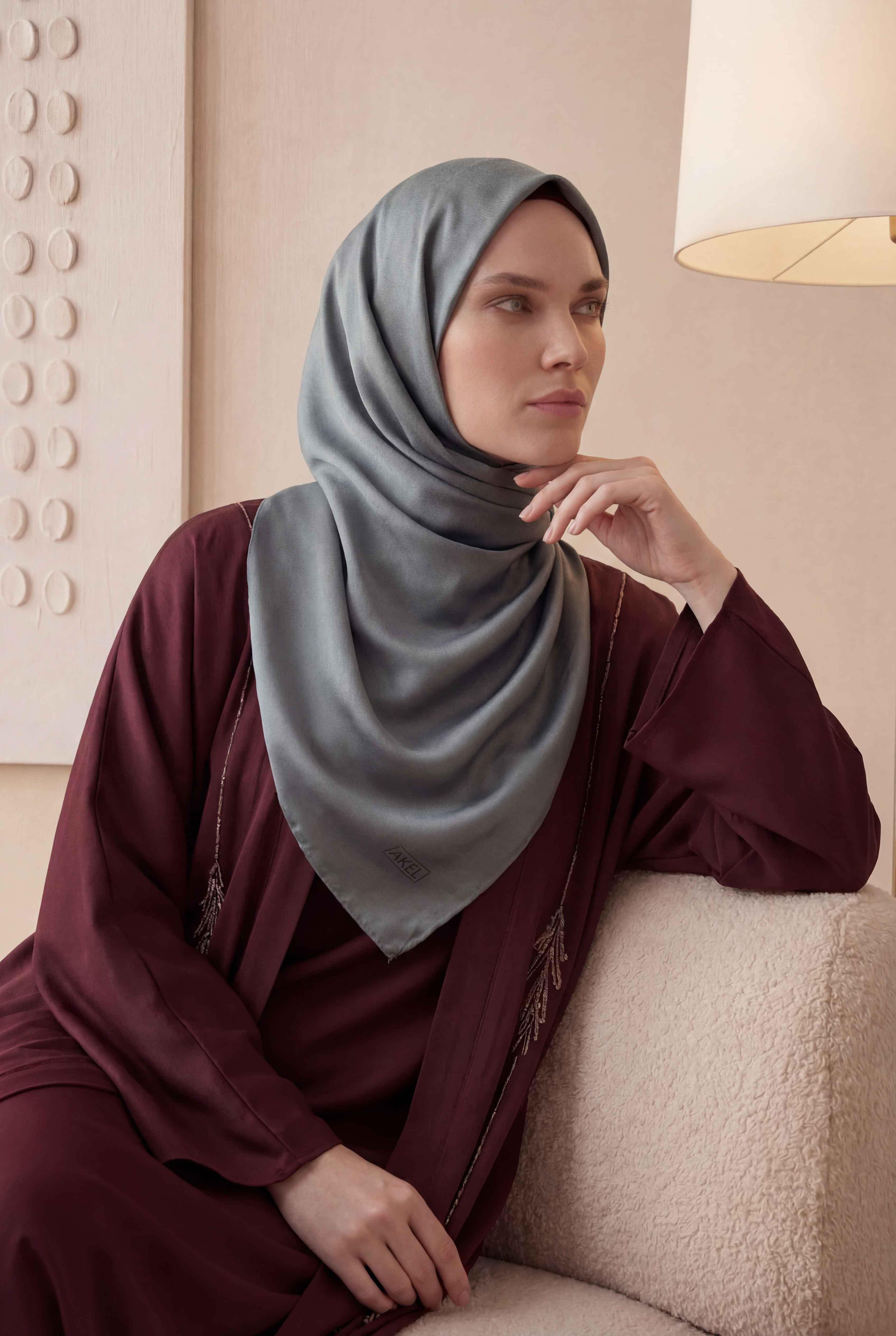 Düz Kristal Kumaş Eşarp - Kaymaz, Şık, Tok Duran | Günlük &amp; Abiye Uyumlu