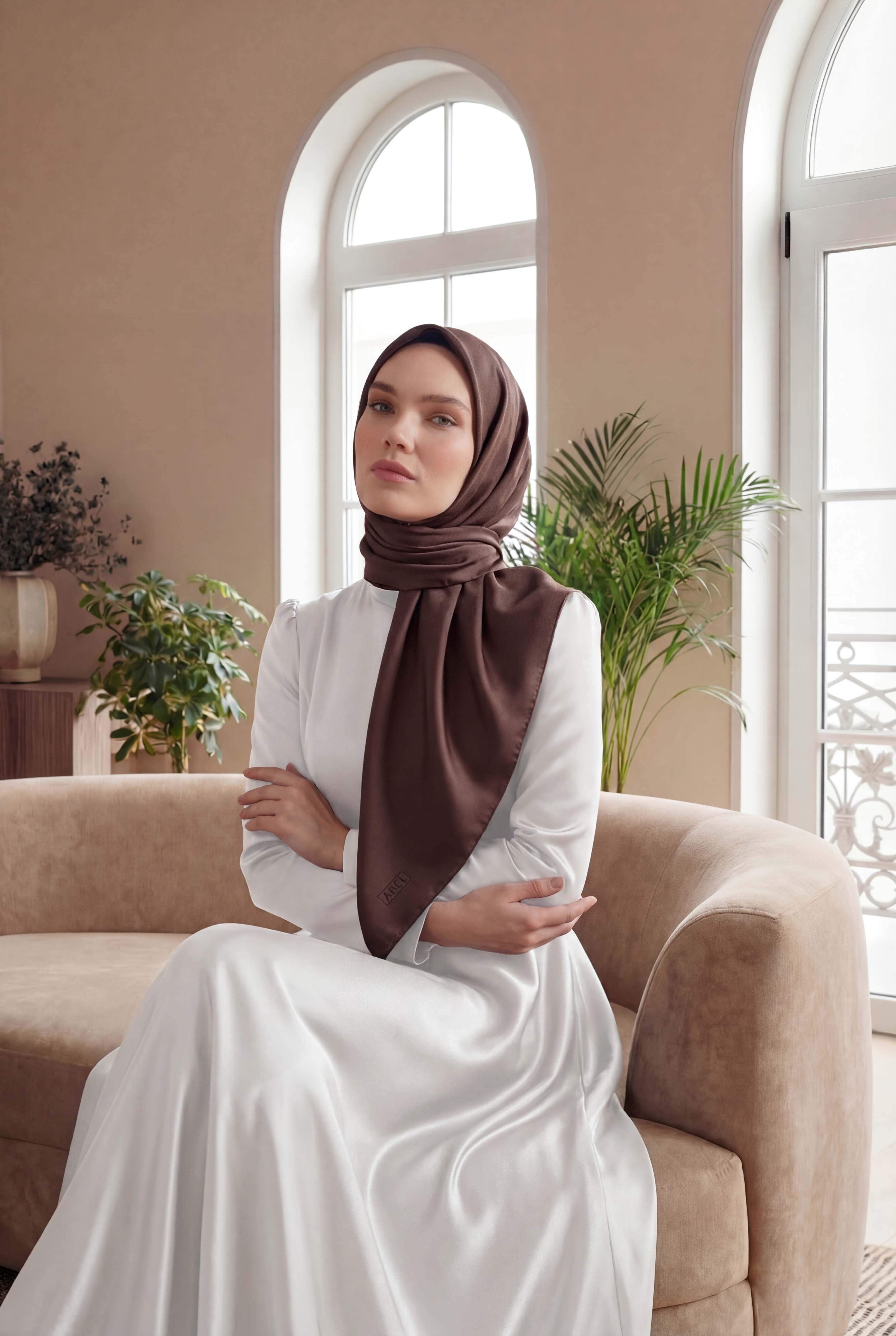 Düz Kristal Kumaş Eşarp - Kaymaz, Şık, Tok Duran | Günlük &amp; Abiye Uyumlu