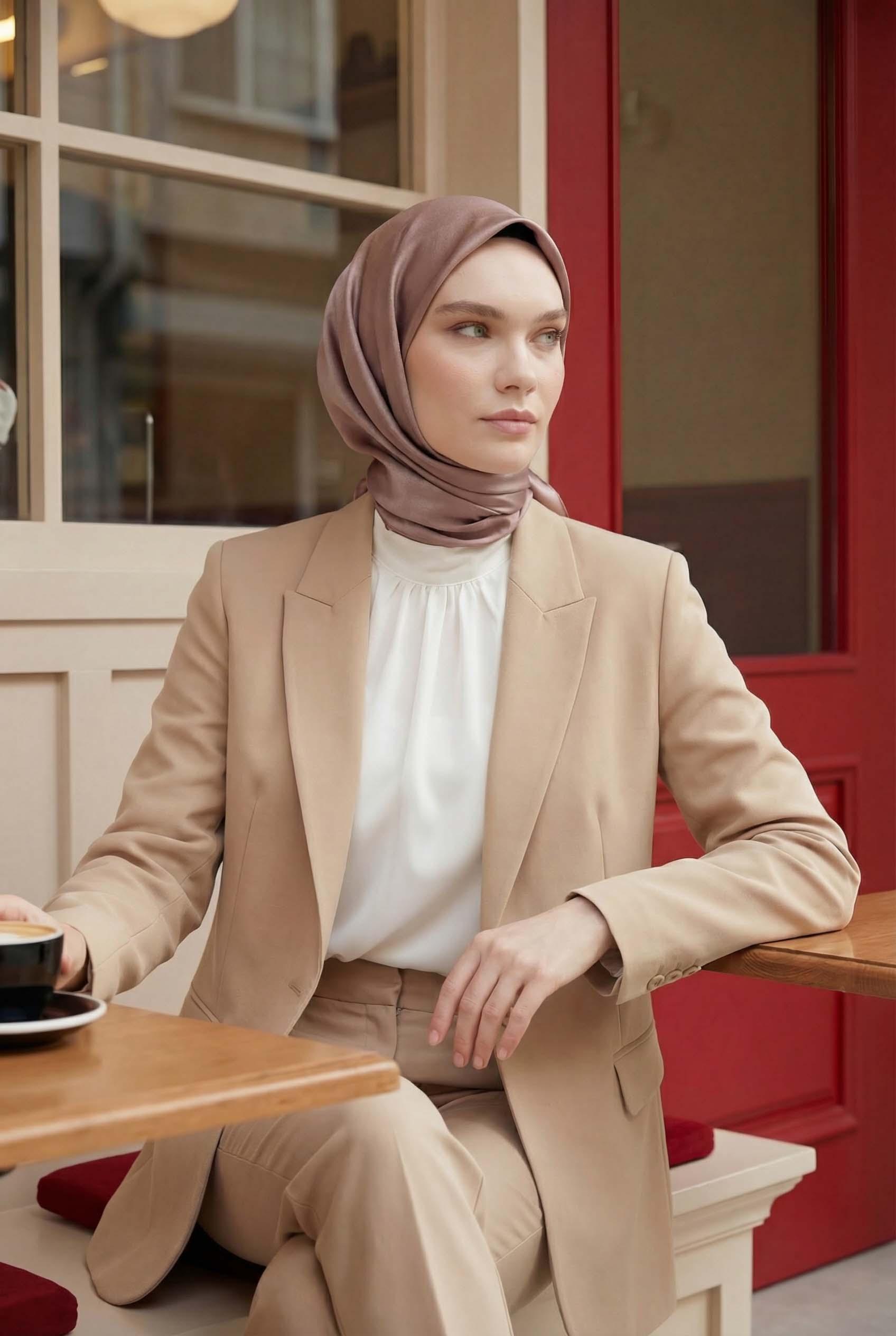 Düz Kristal Kumaş Eşarp - Kaymaz, Şık, Tok Duran | Günlük &amp; Abiye Uyumlu