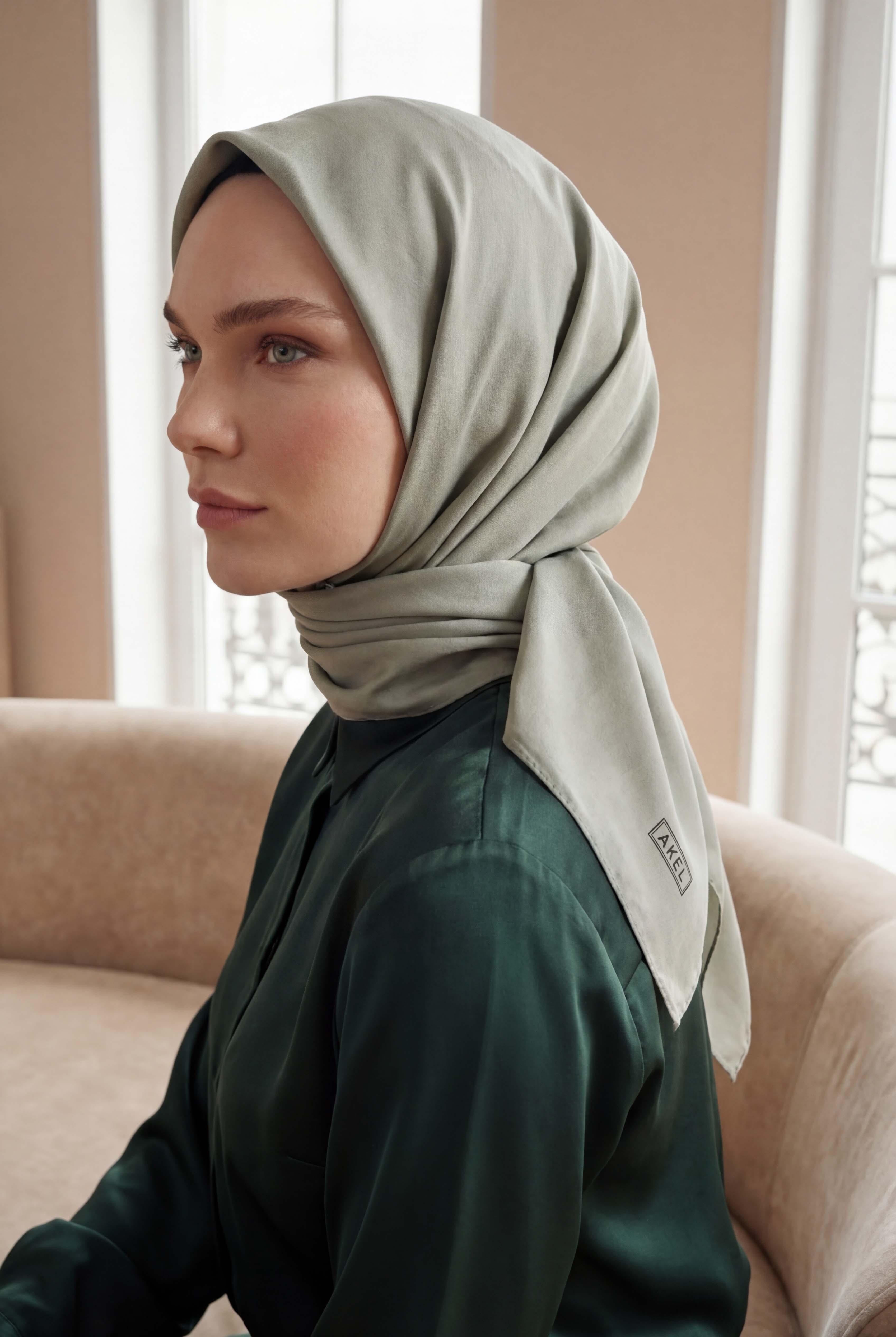 Düz Kristal Kumaş Eşarp - Kaymaz, Şık, Tok Duran | Günlük &amp; Abiye Uyumlu