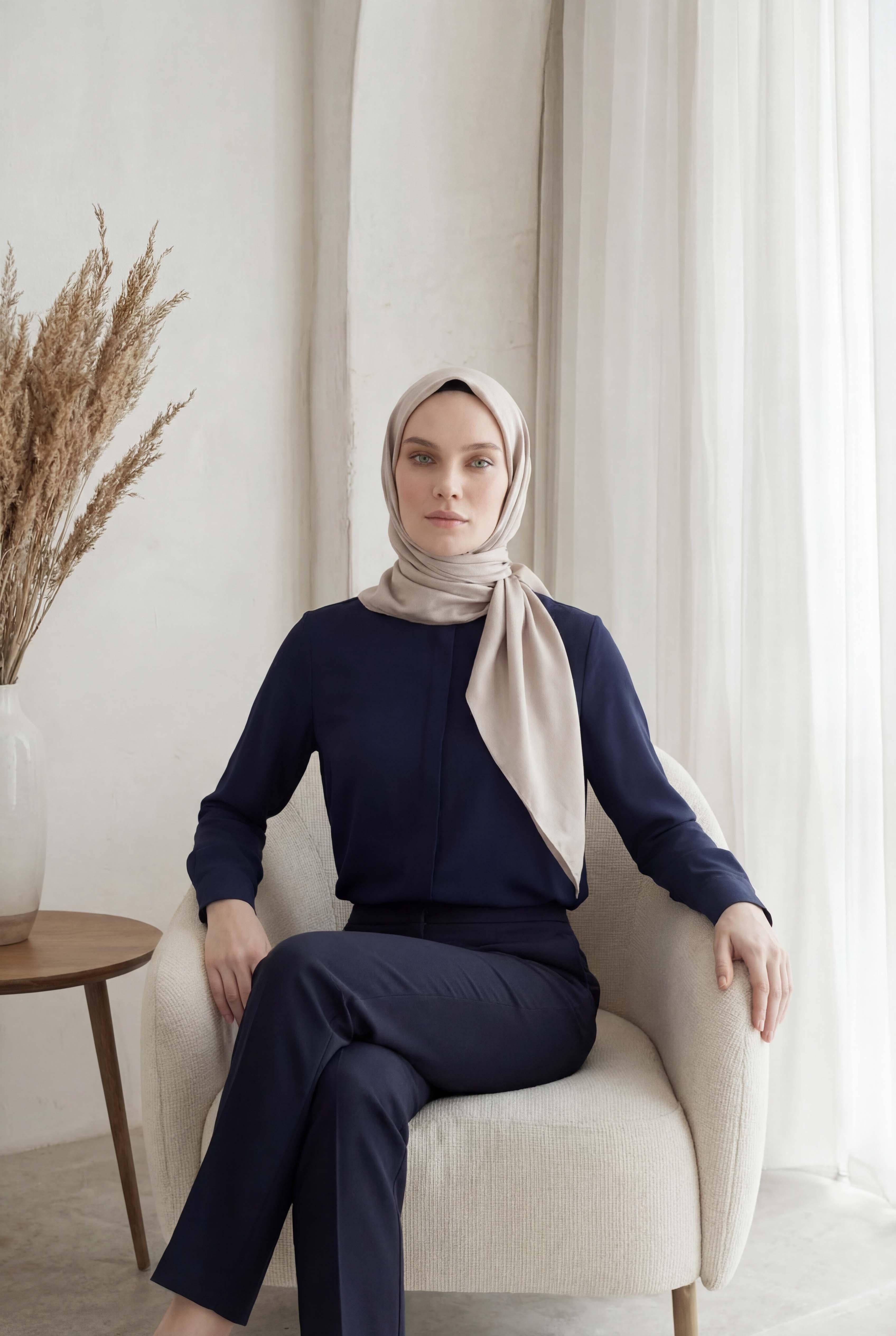 Düz Kristal Kumaş Eşarp - Kaymaz, Şık, Tok Duran | Günlük &amp; Abiye Uyumlu