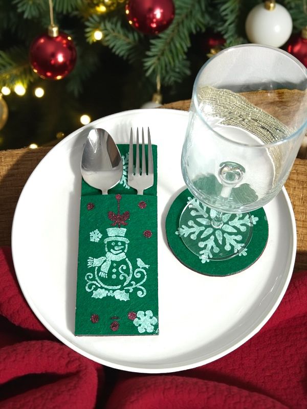 Yılbaşı Sofrası ( Dekoratif Keçe Kaşıklık, Çatallık, Bardak altlıklı) Kardan Adam 2li set