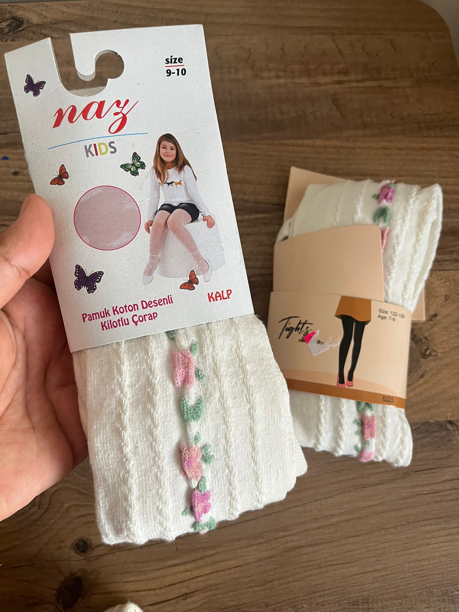 çiçekli kırık beyaz kilotlu çorap