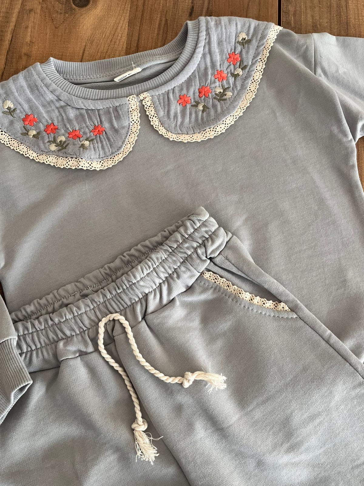 gri nakışlı ikili takım