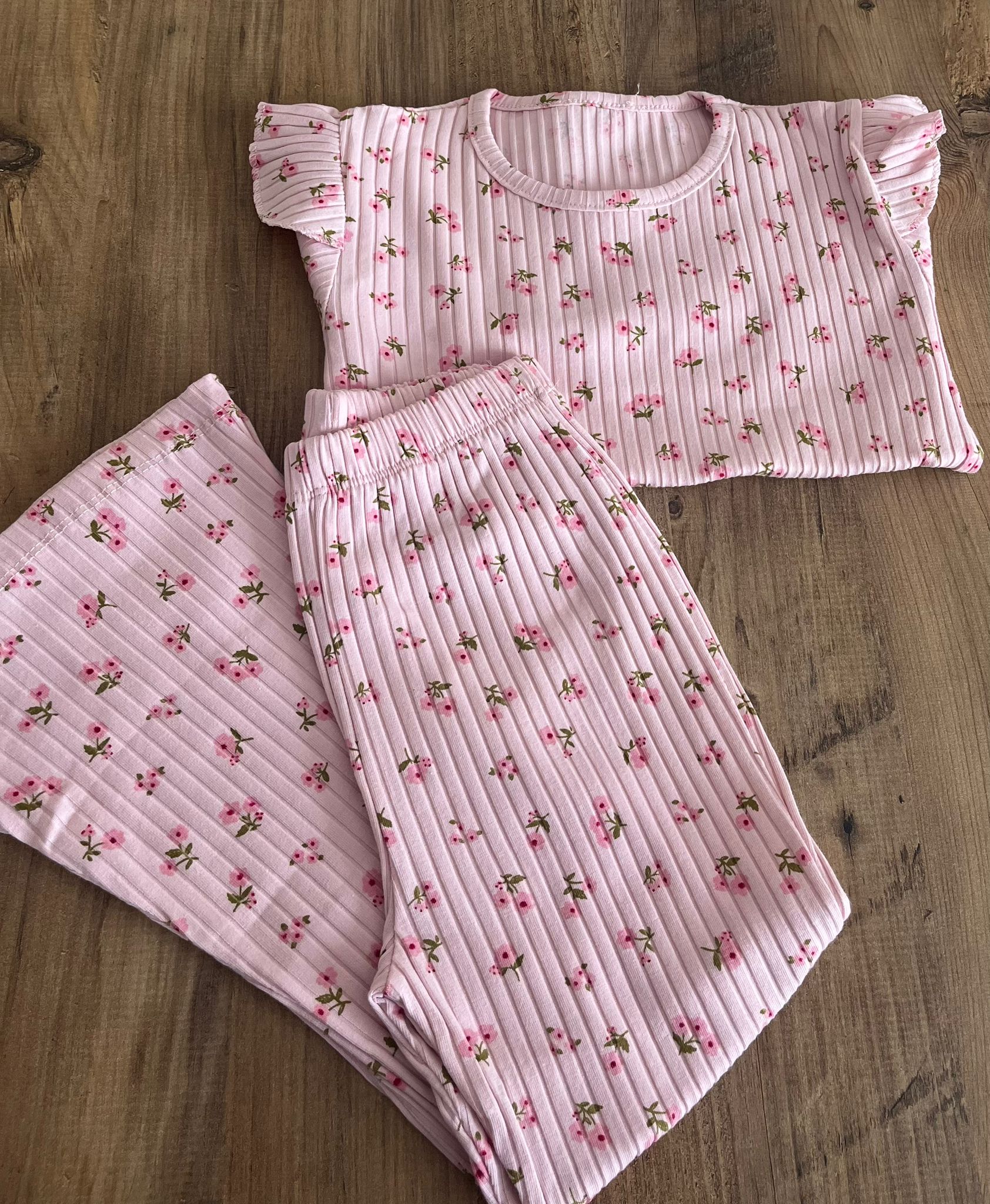 PEMBE ÇİÇEKLİ TAKIM