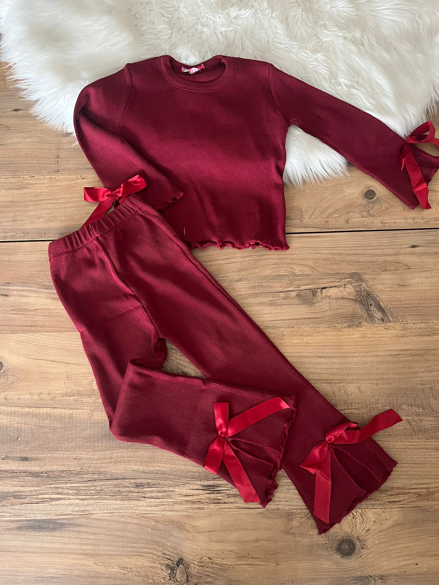 bordo fiyonklu  takım